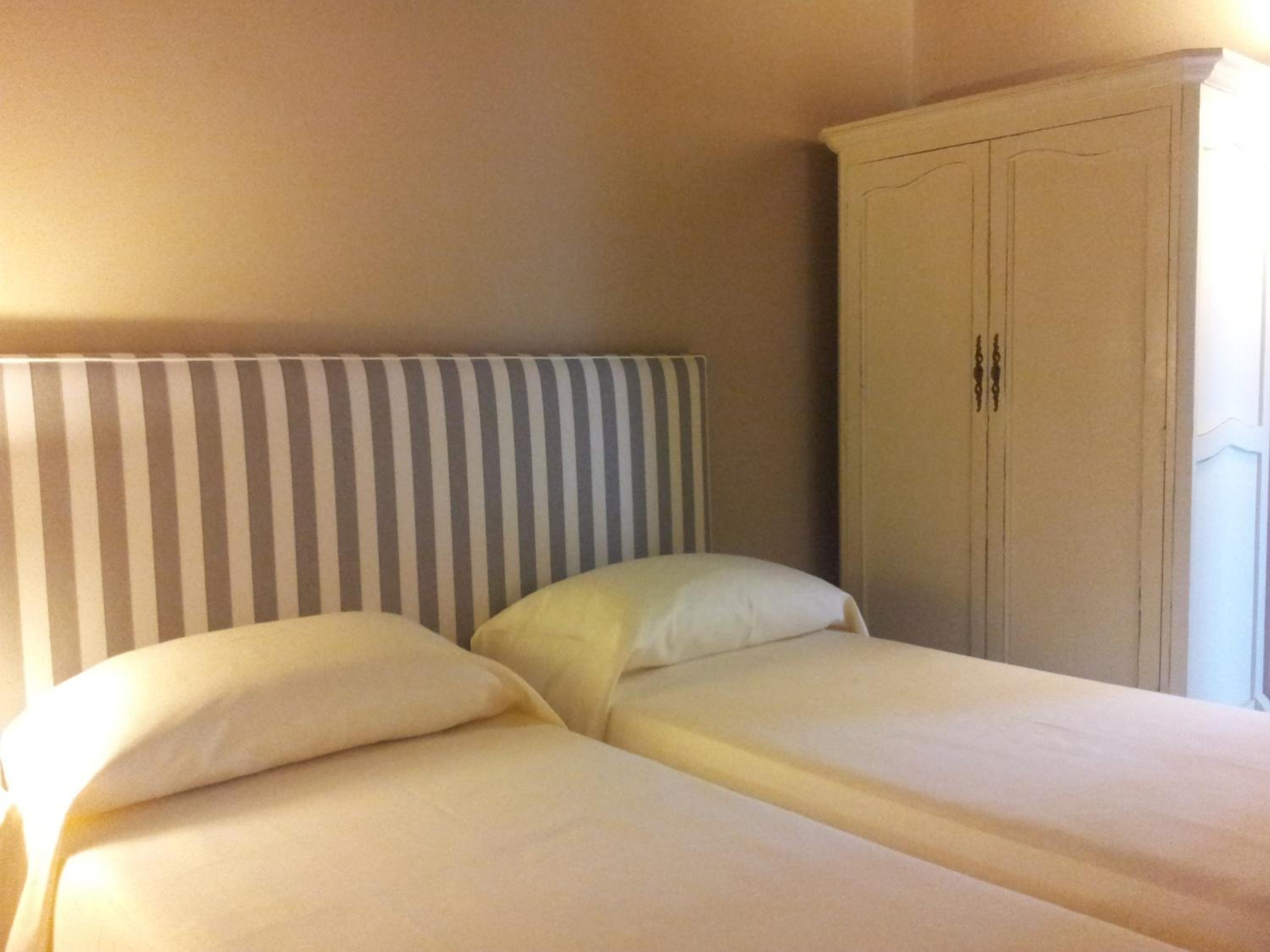Double or Twin Room photo 3