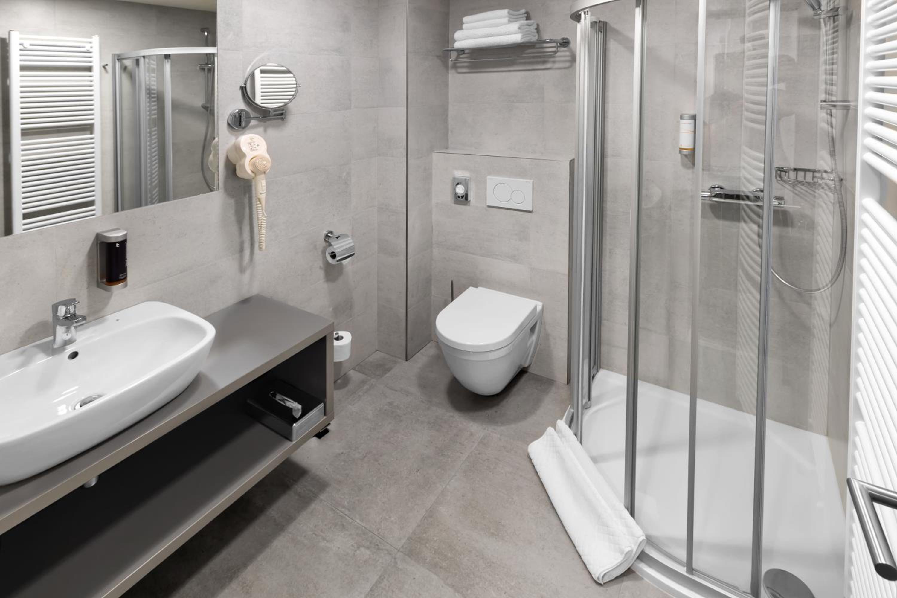 Standard Double or Twin Room - Photo 2