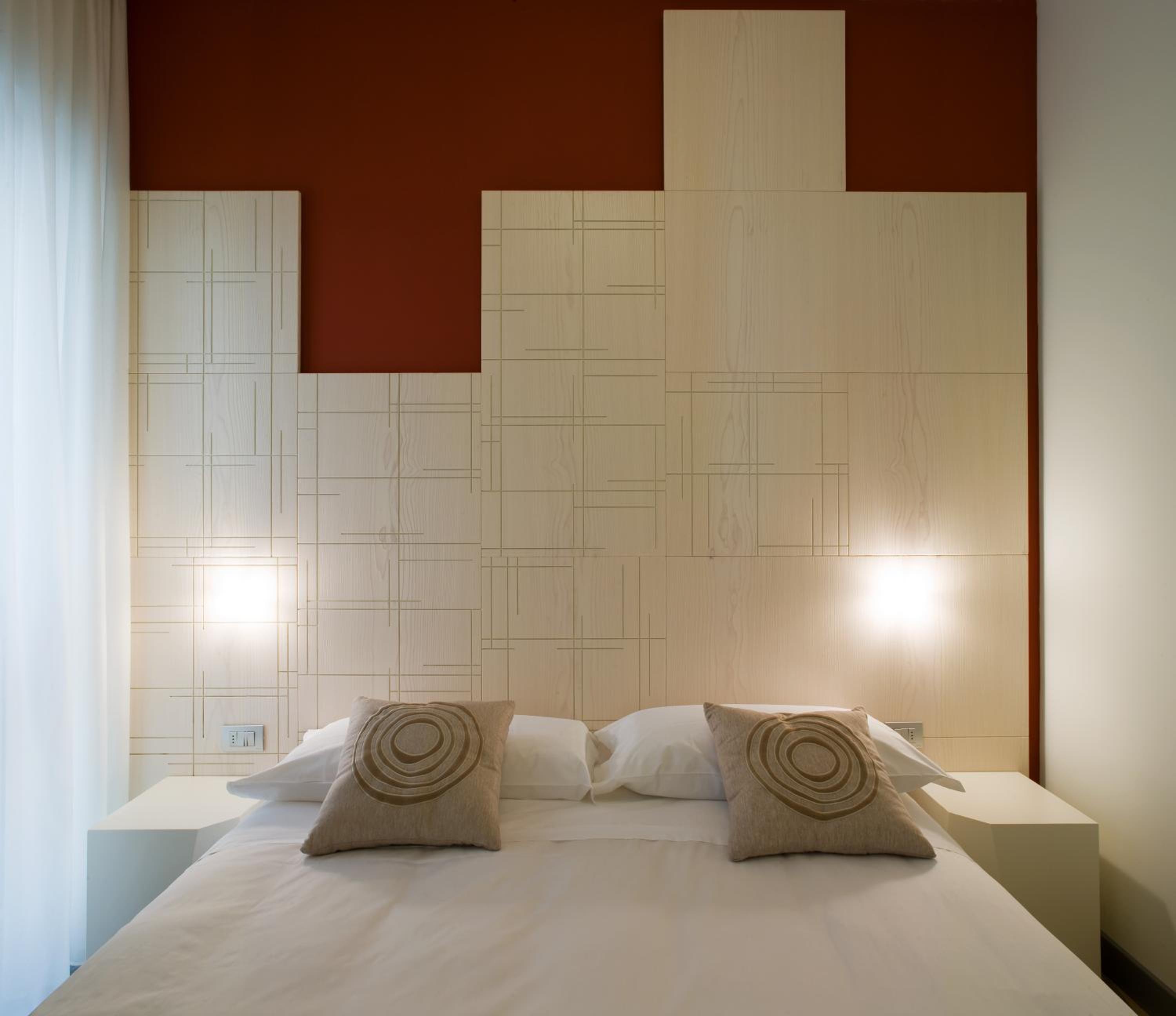 Standard Double or Twin Room - Photo 12