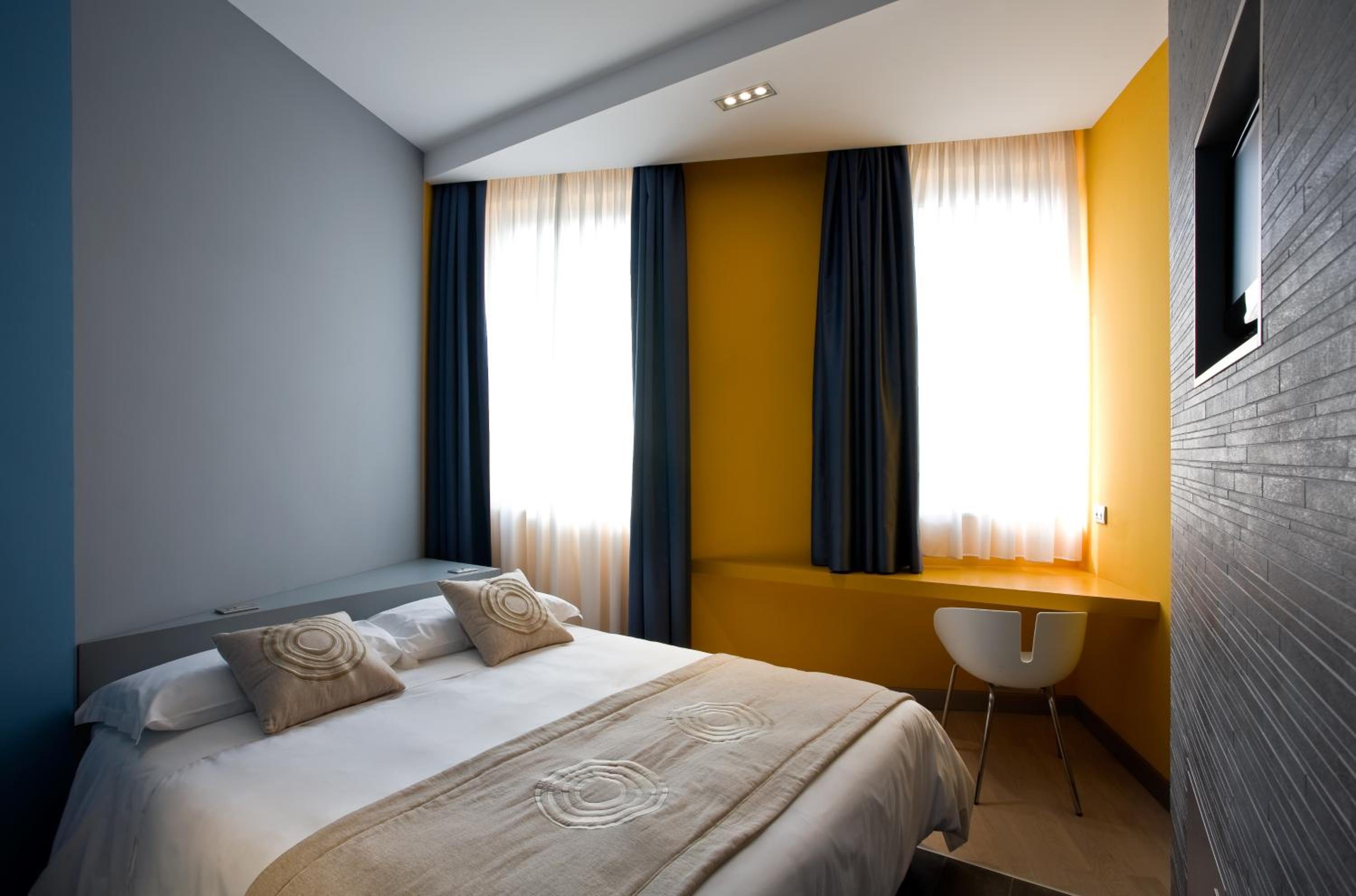 Superior Double or Twin Room - Photo 7