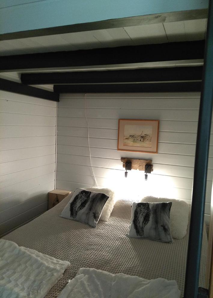 One-Bedroom House photo 1