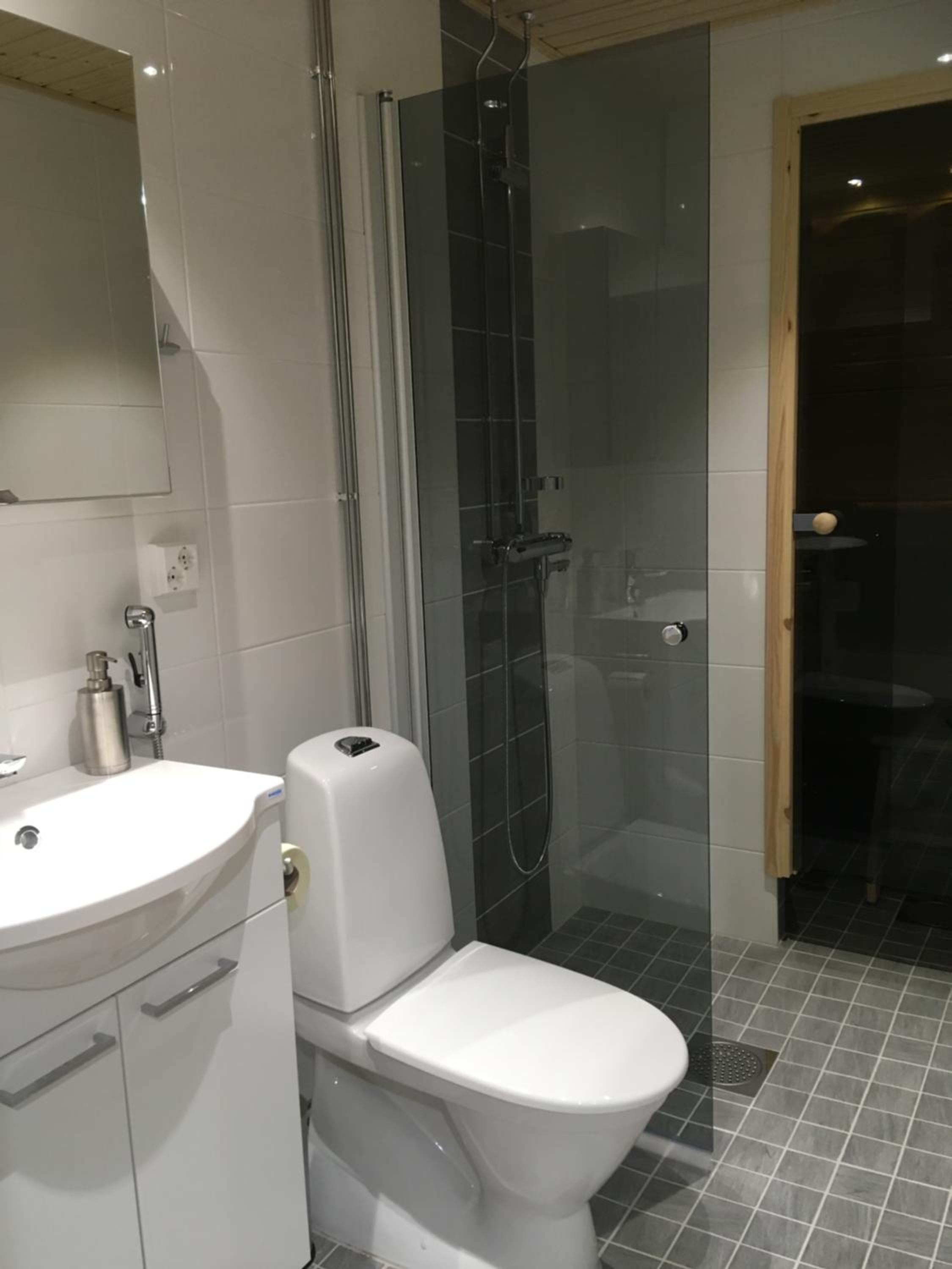 One-Bedroom Apartment - Photo 3