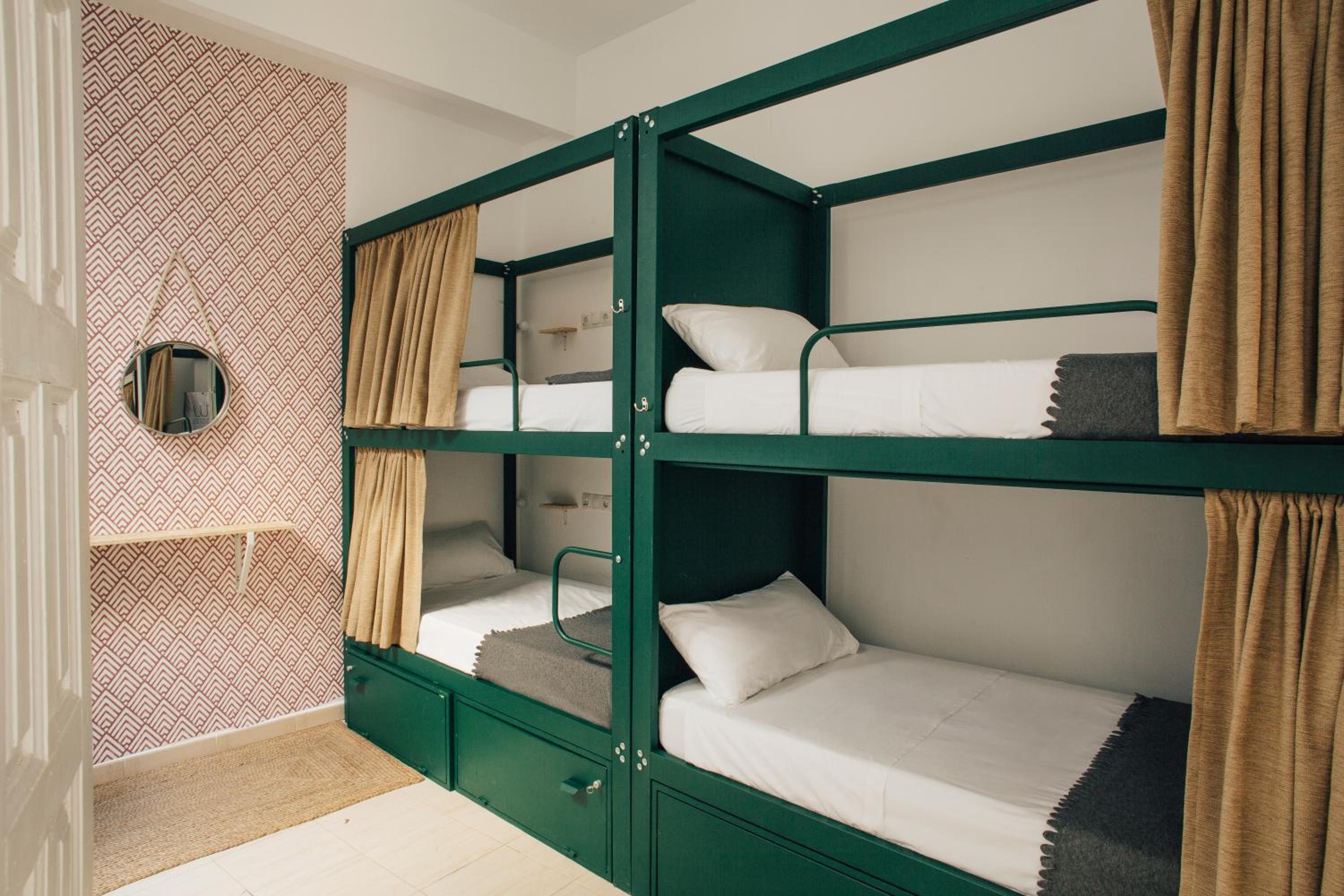 Bed in Deluxe 8-Bed Mixed Dormitory Room