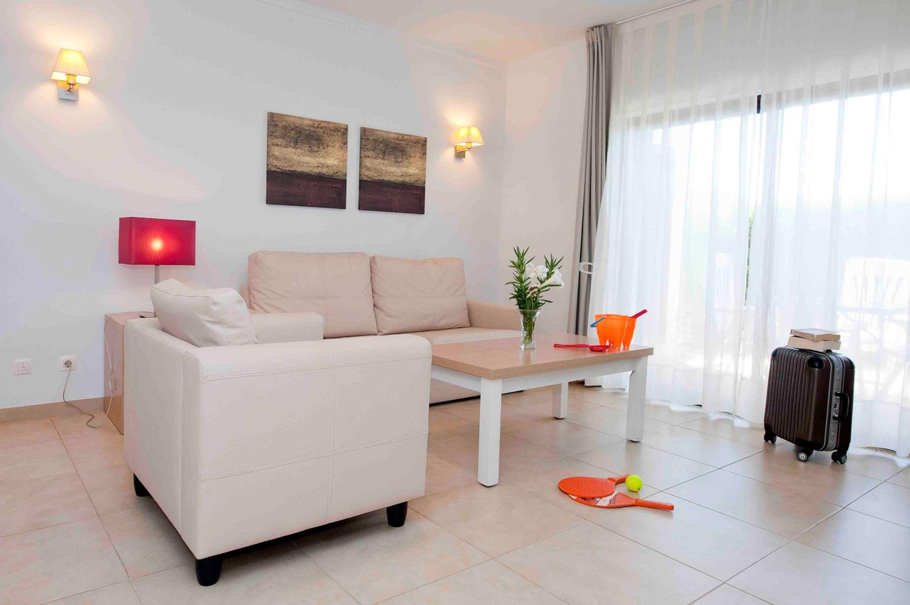 Two-Bedroom Family Apartment (6 Adults) photo 3