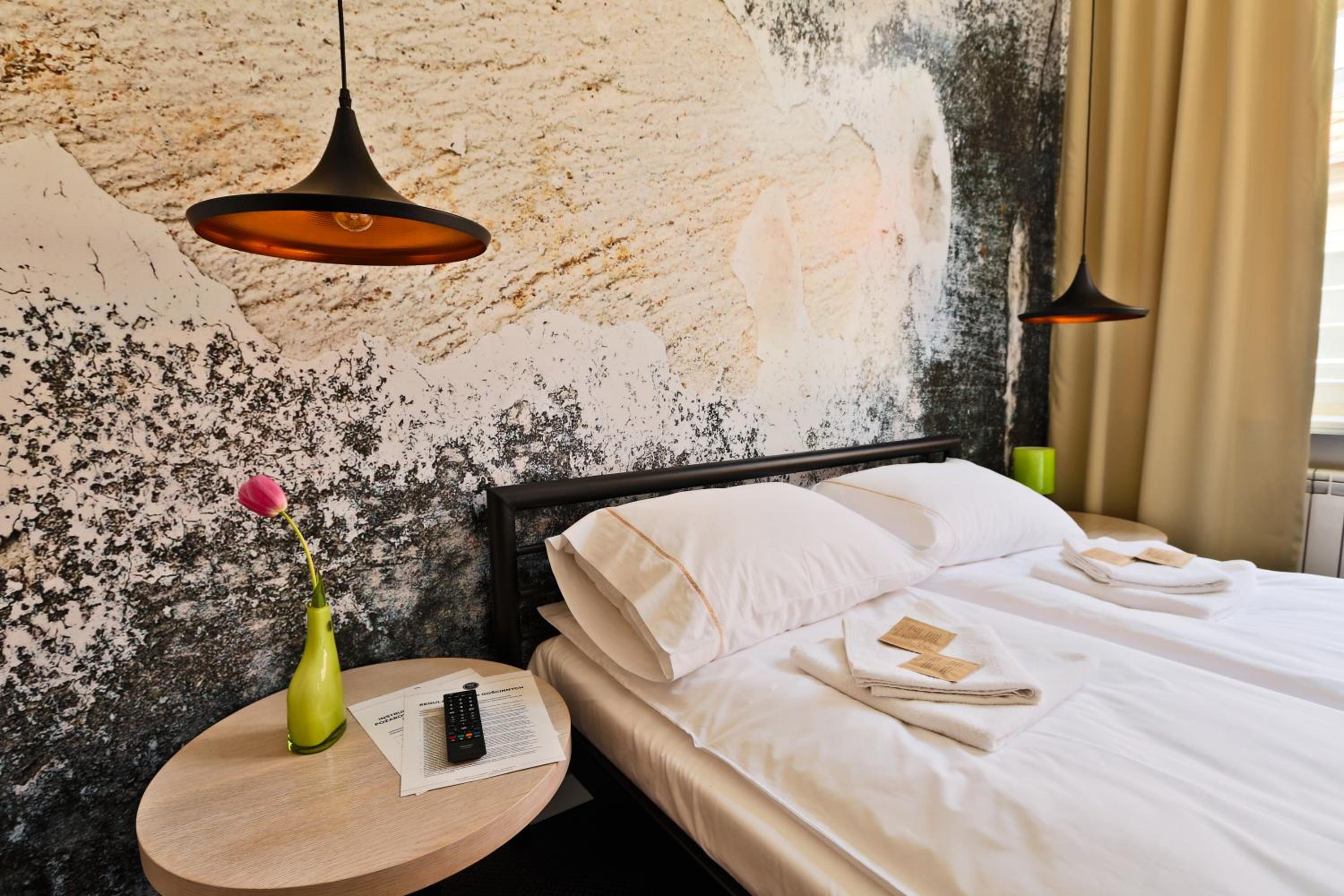 Double Room with Bathroom - Photo 5