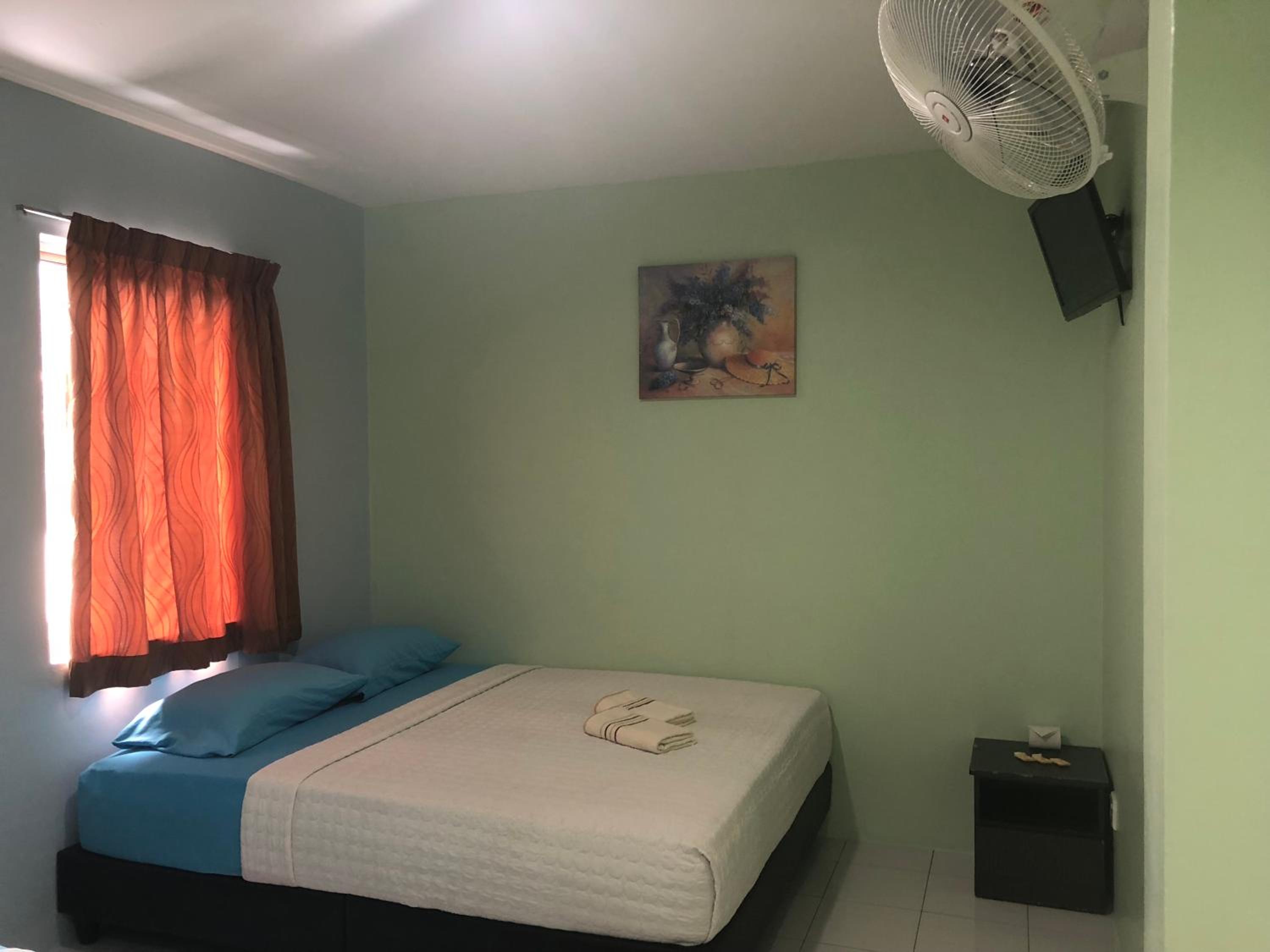 Standard Queen Room photo 2