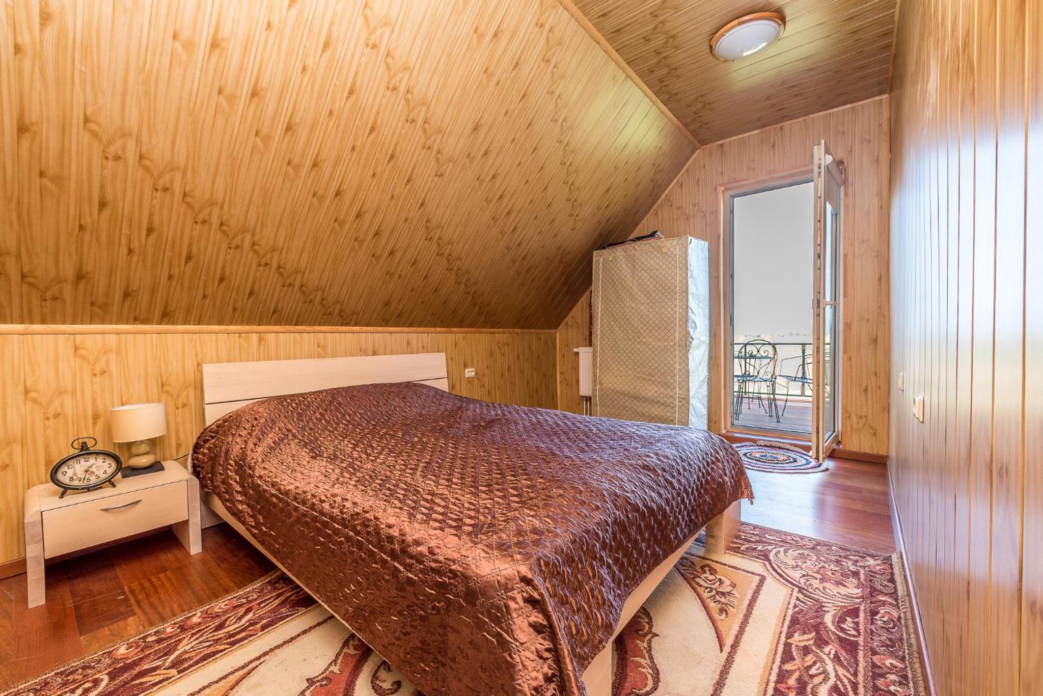 Villa - Photo 1
