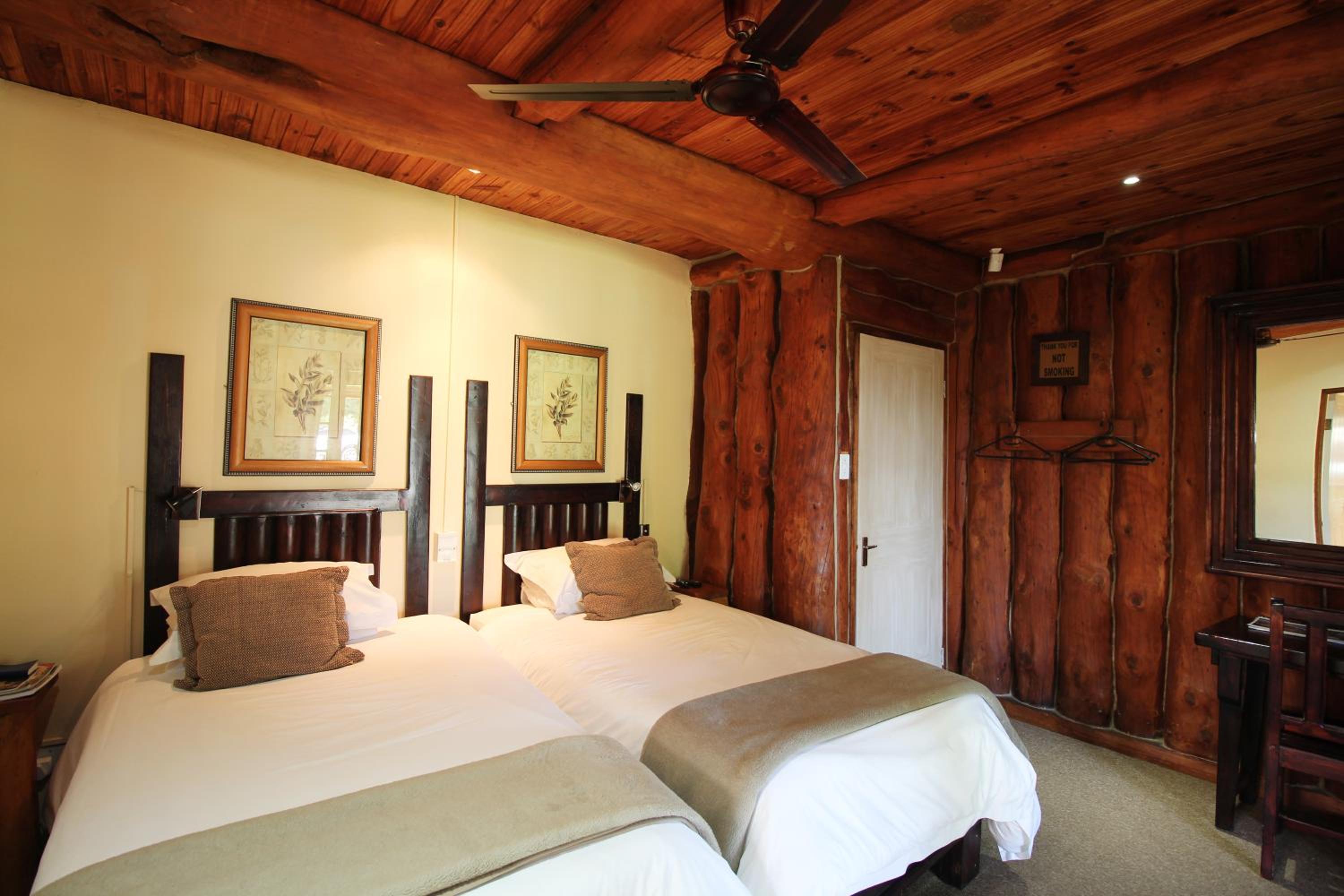 Standard Twin Room with Garden View - Photo 1