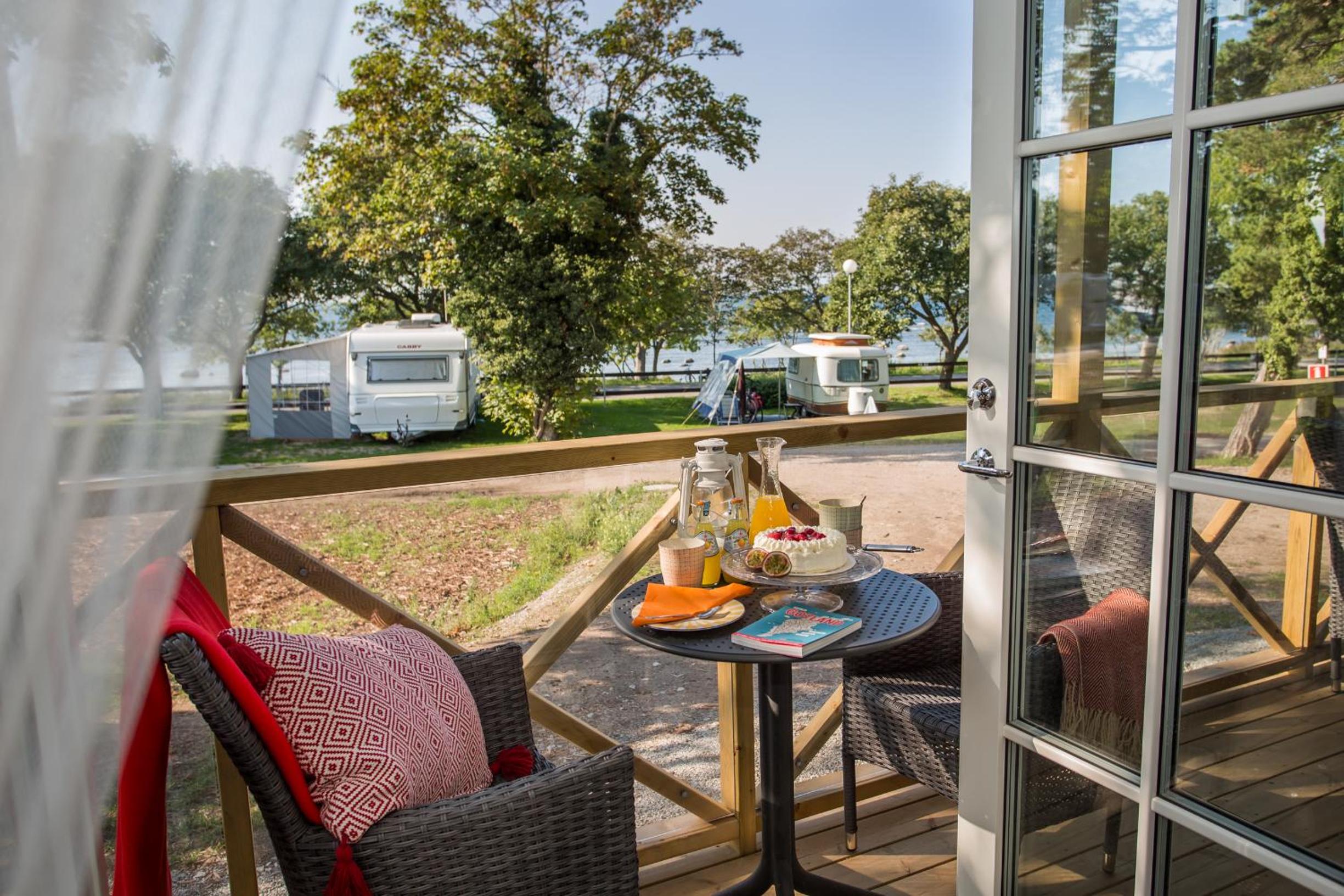 Double Room with Patio - Photo 7