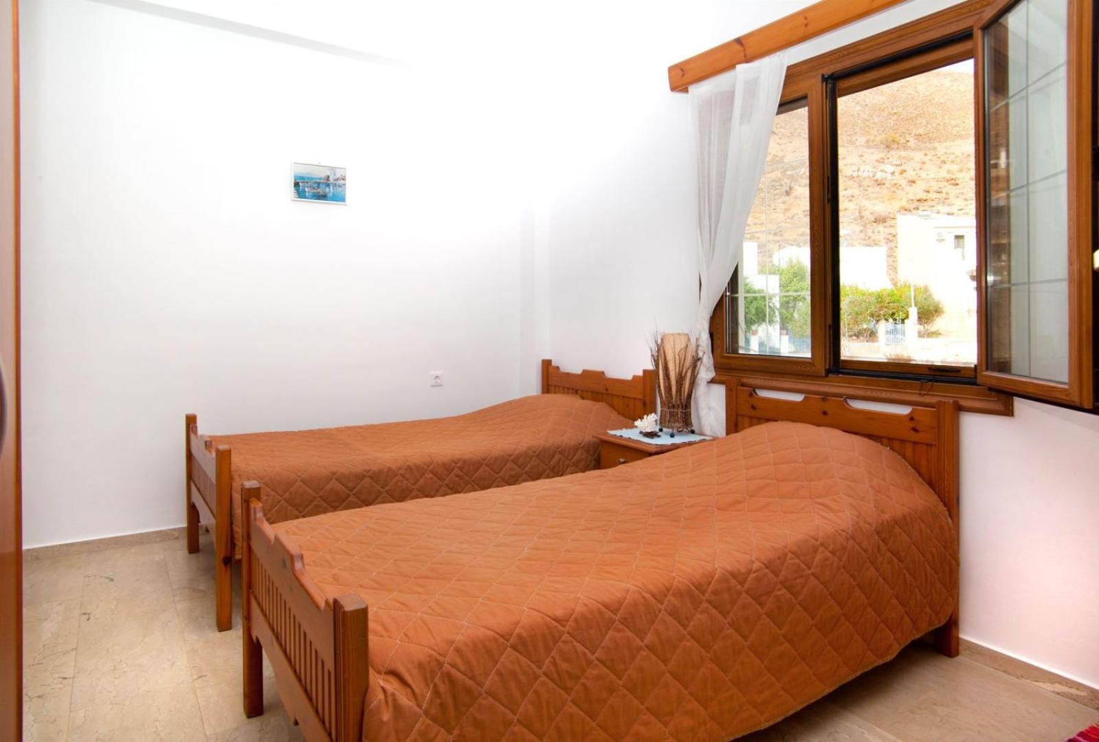 Standard Twin Room with Mountain View photo 3