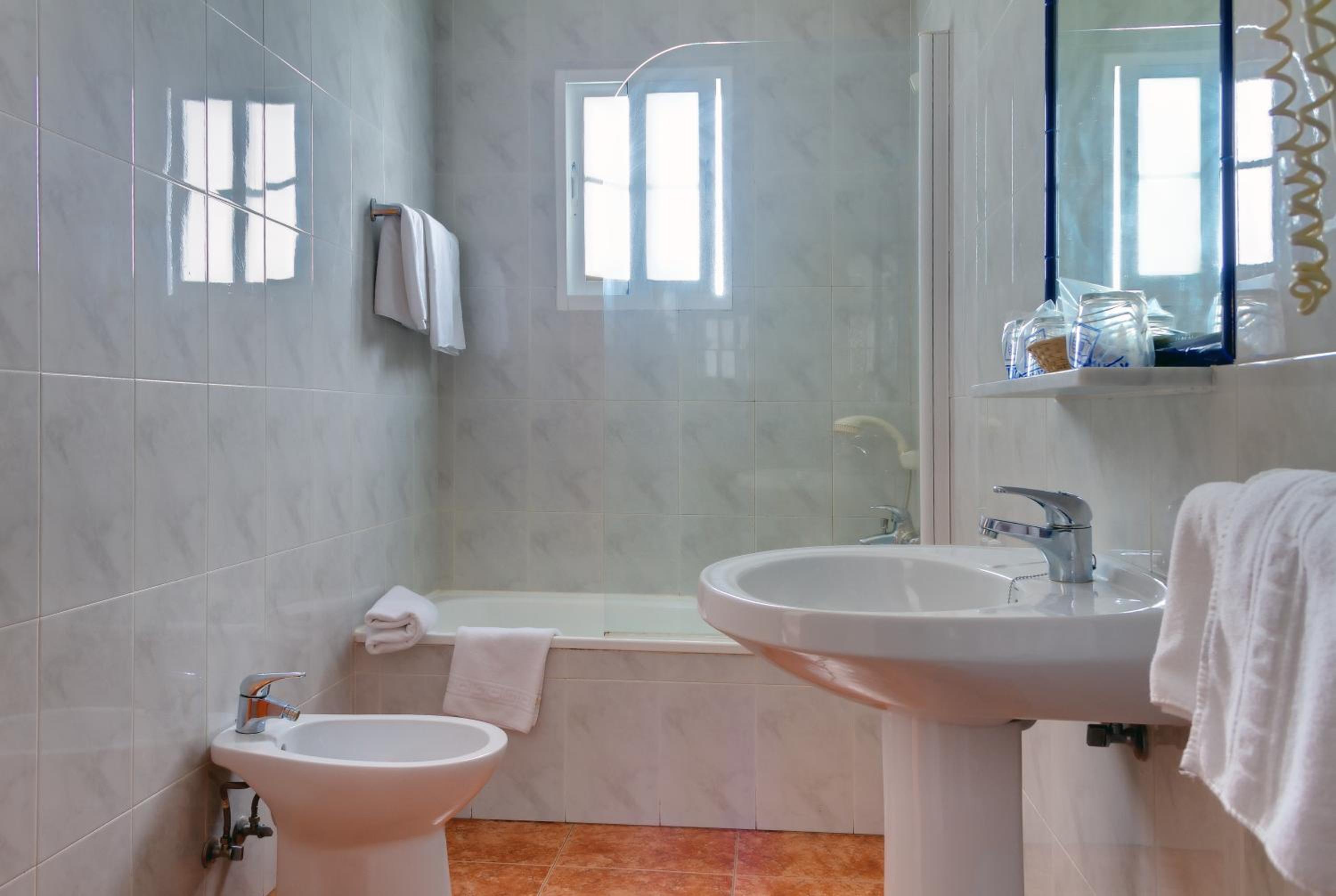Twin Room with Sea View photo 2