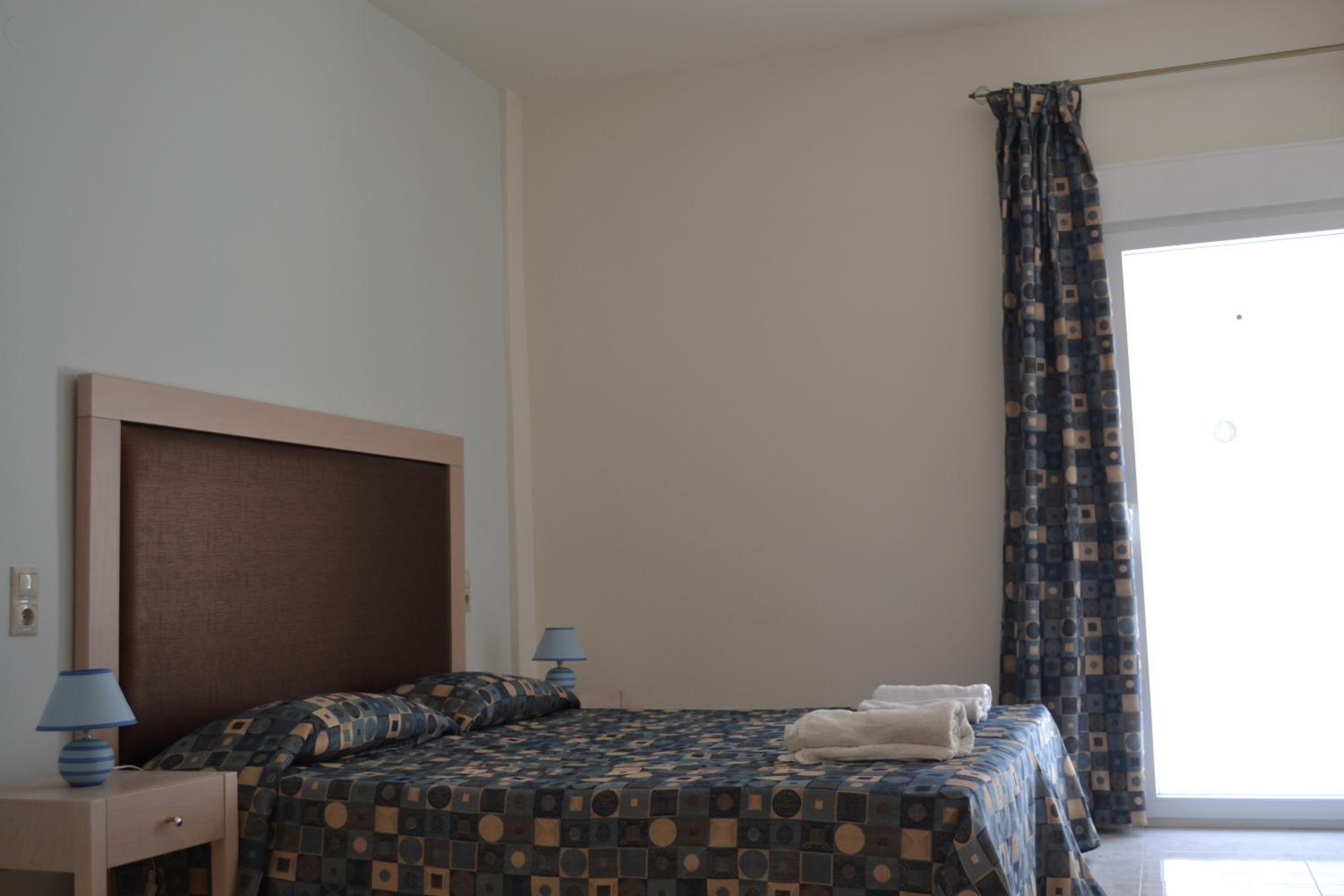 Superior Double or Twin Room with Side Sea View
