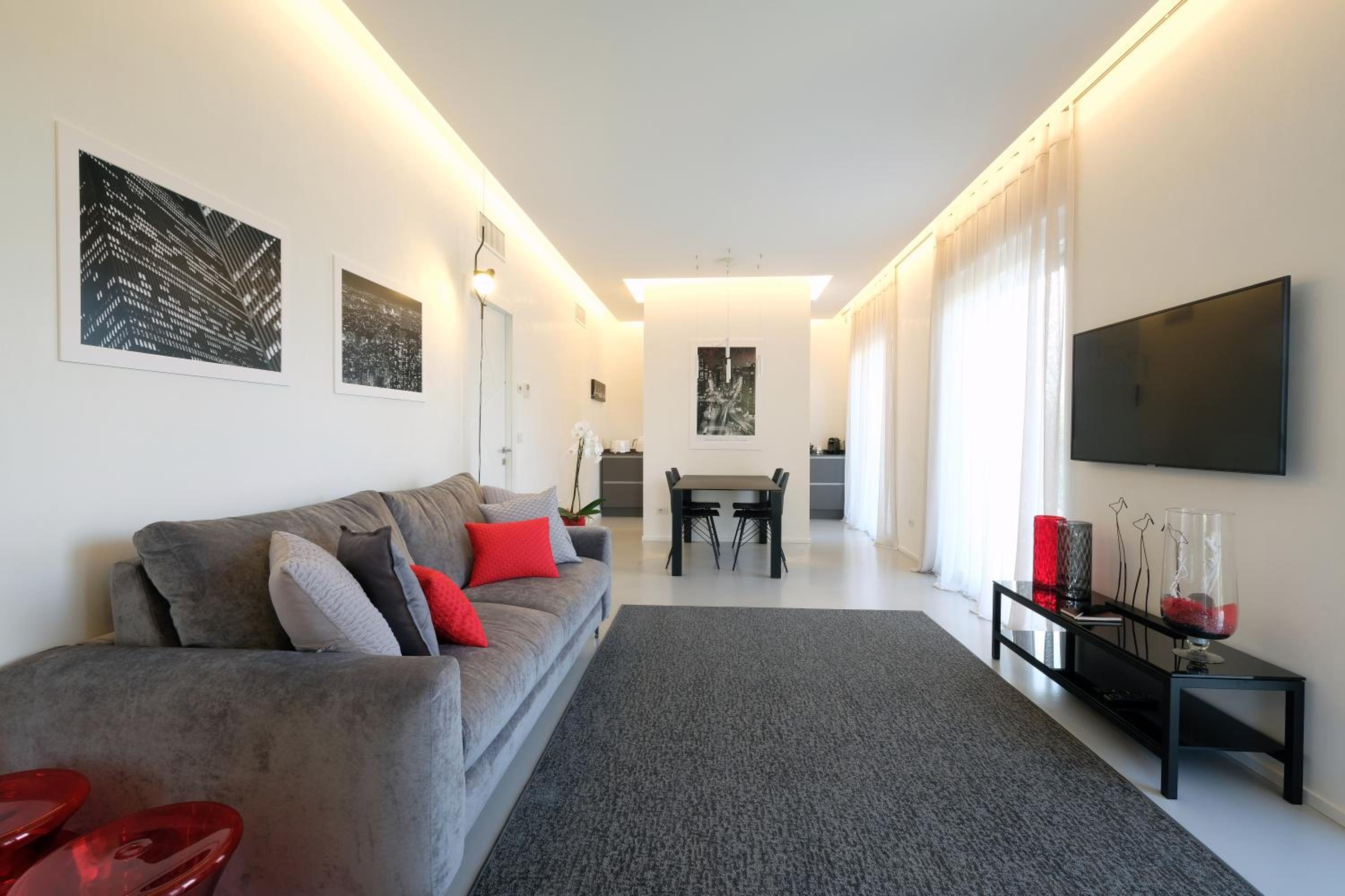 Deluxe Apartment