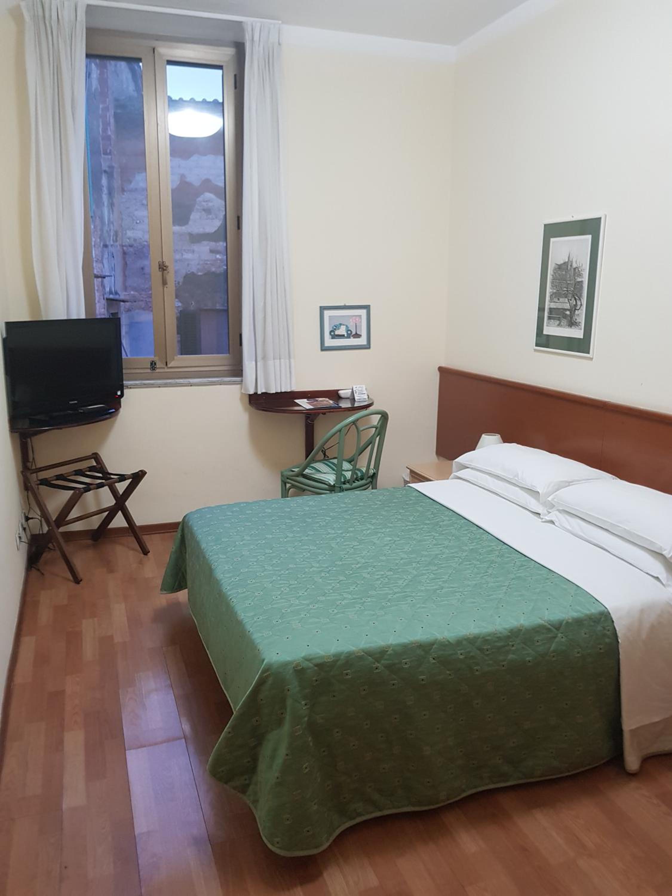Double Room - Photo 2