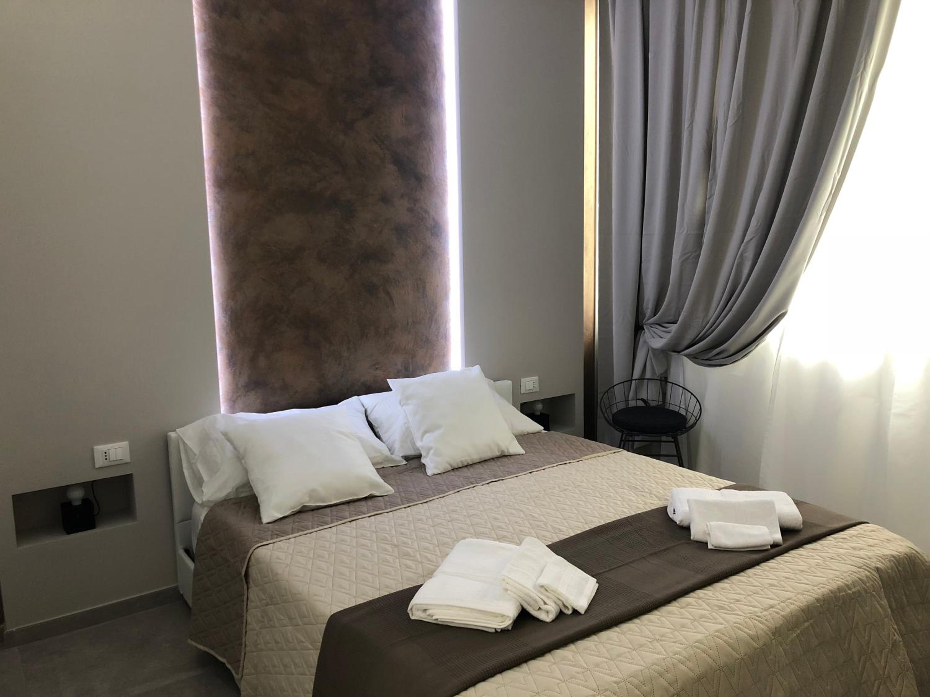 Deluxe Double Room - Photo 7