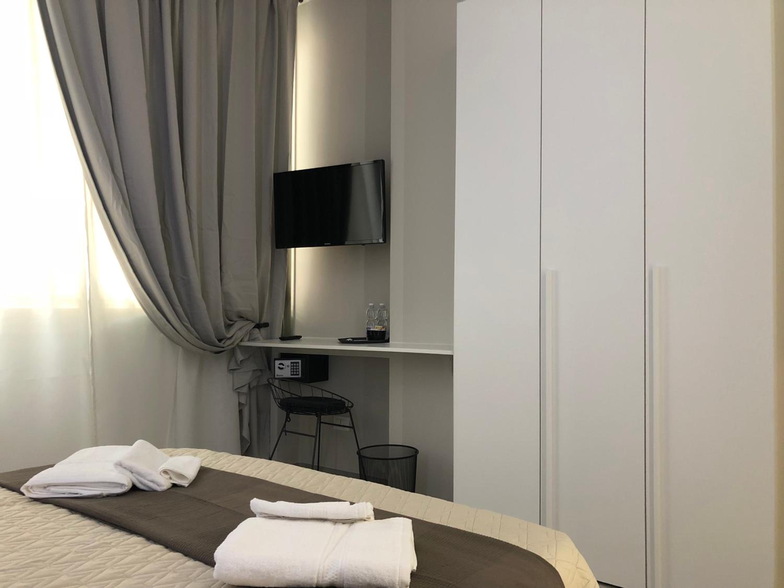 Deluxe Double Room - Photo 2