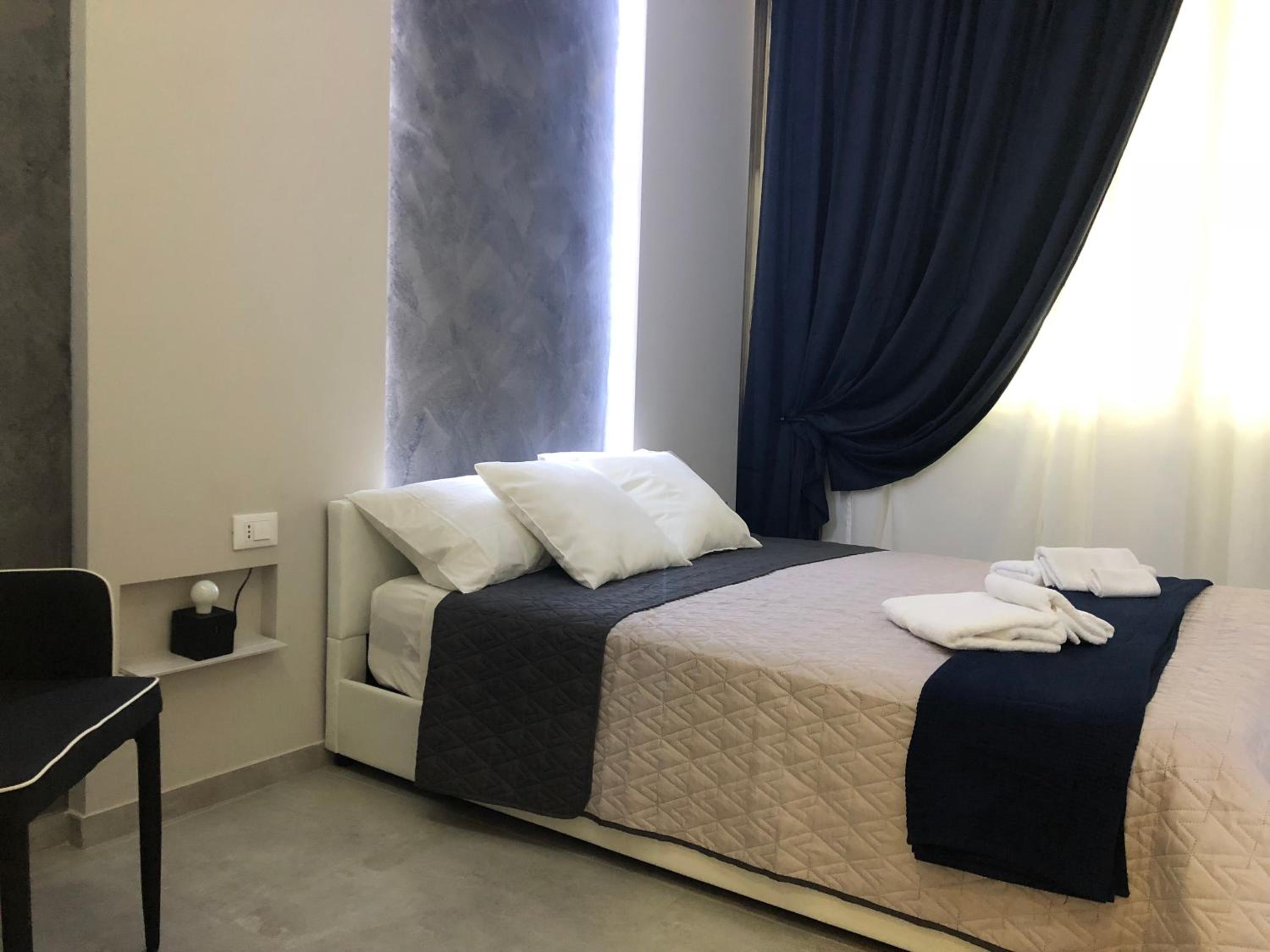 Deluxe Room (2 Adults + 1 Child) photo 1