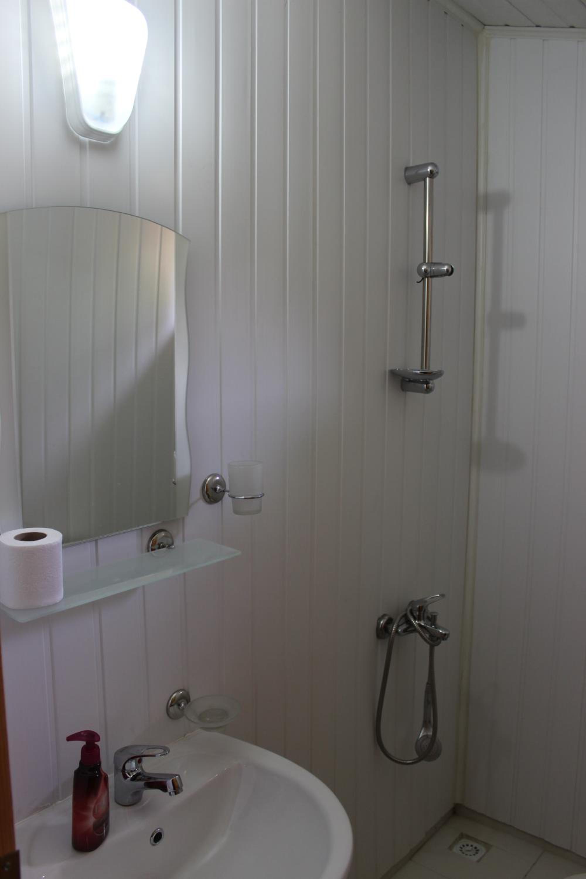 Bungalow (4 Adults) photo 2