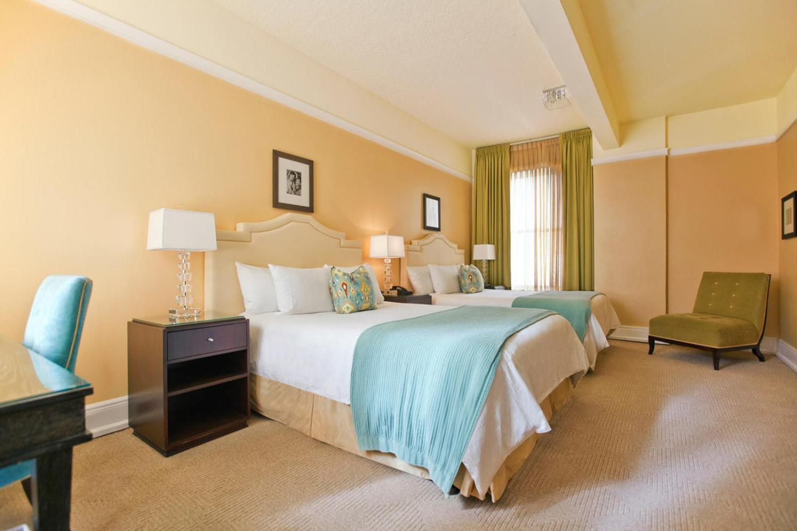 Queen Room - Disability Access - Photo 1