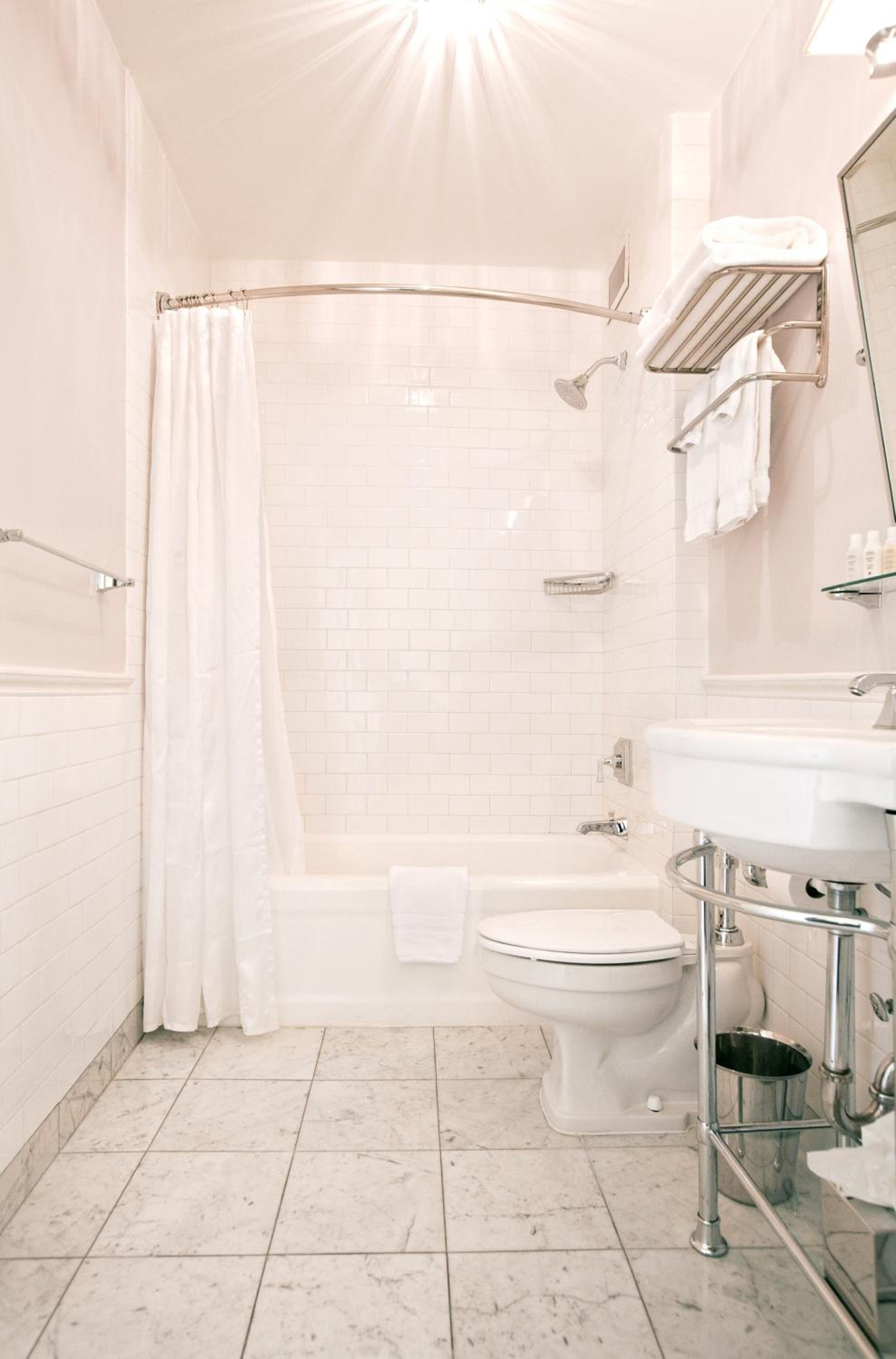 Premium Queen Room - Photo 2