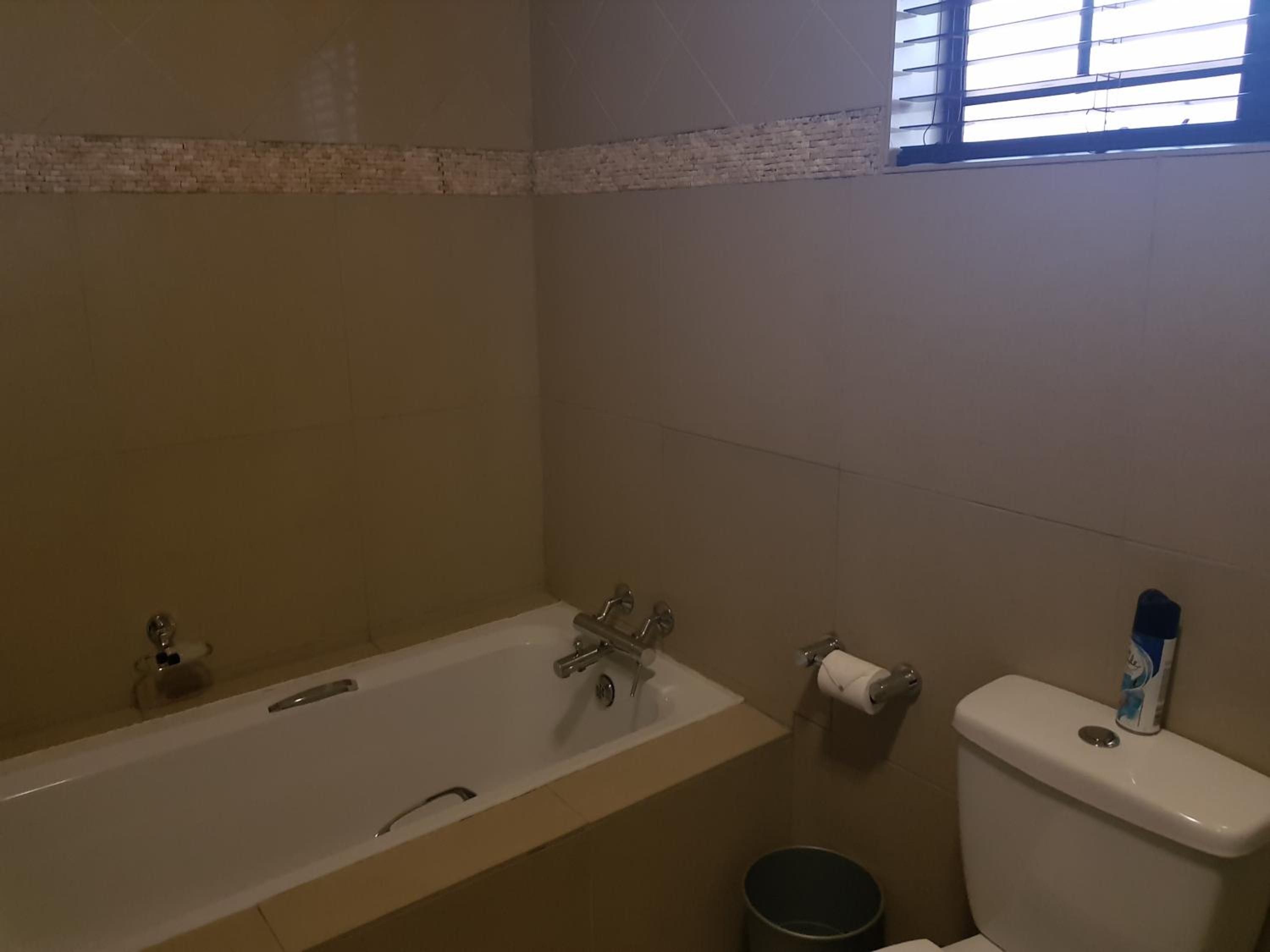 Standard Suite - Photo 3