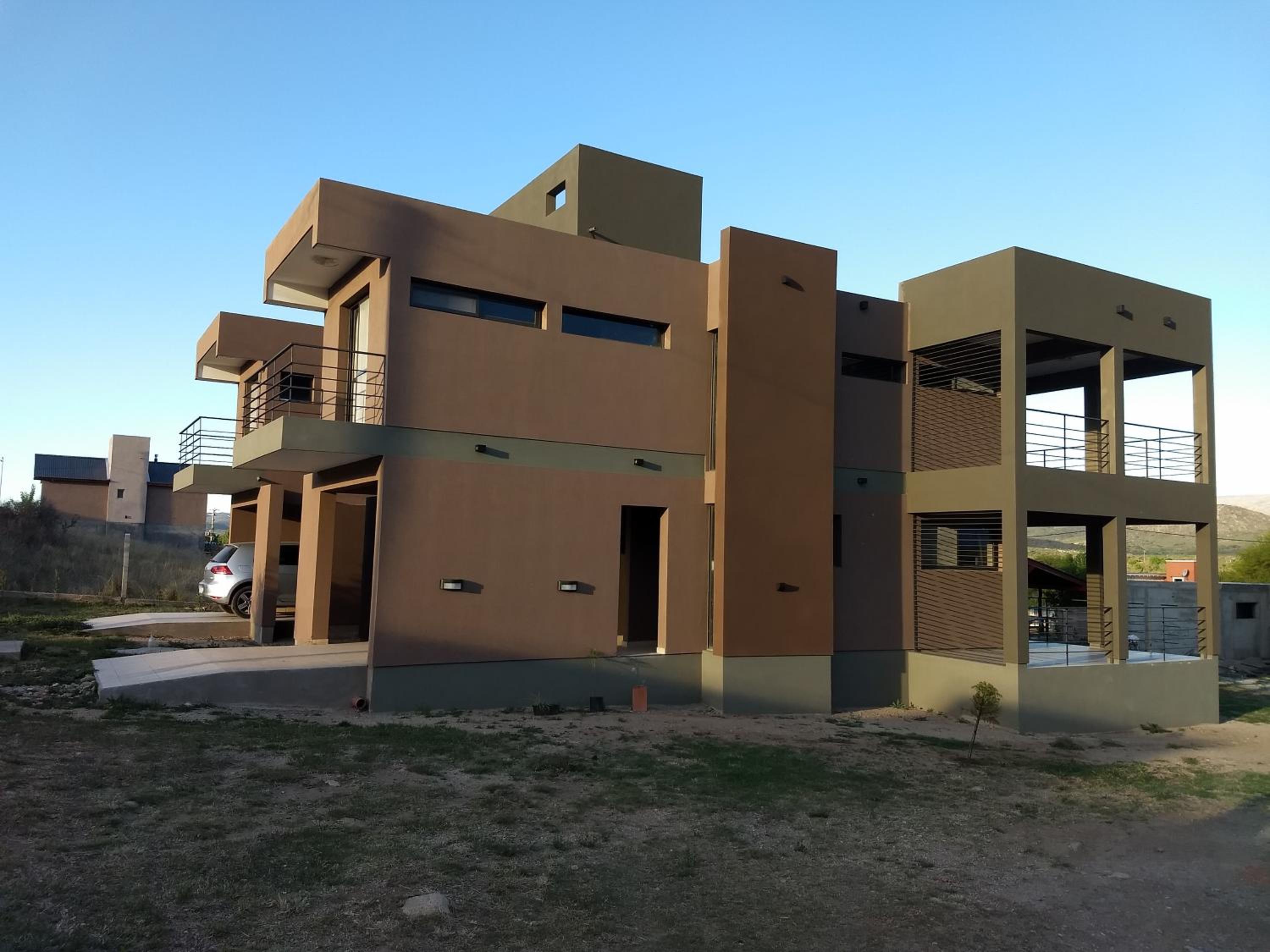 Two-Bedroom House photo 2
