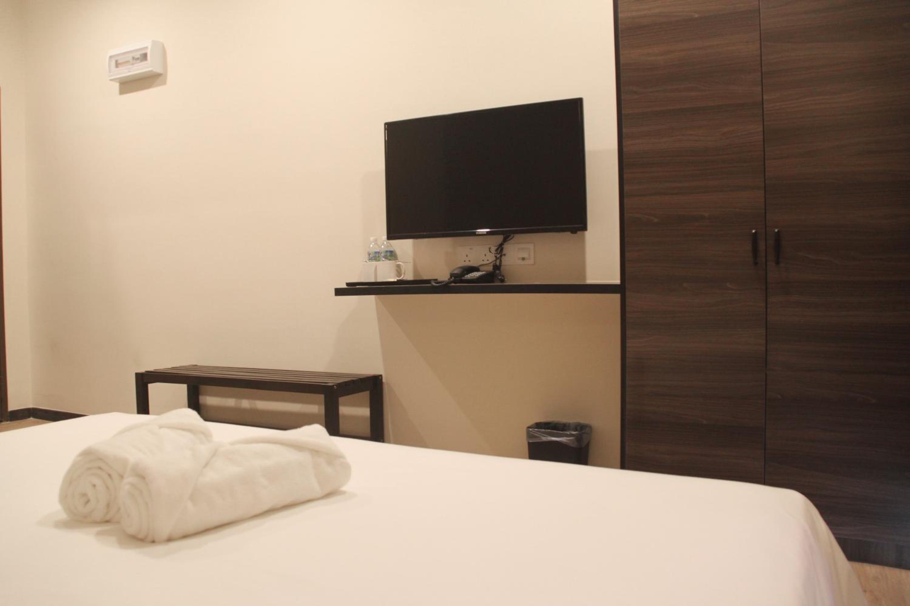 Standard Double Room - Photo 5