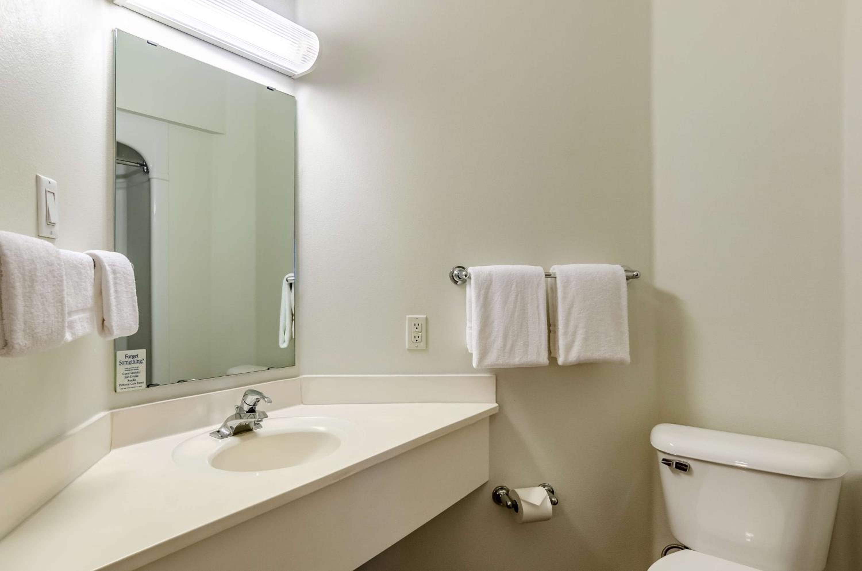 Double Room - Disability Access photo 3