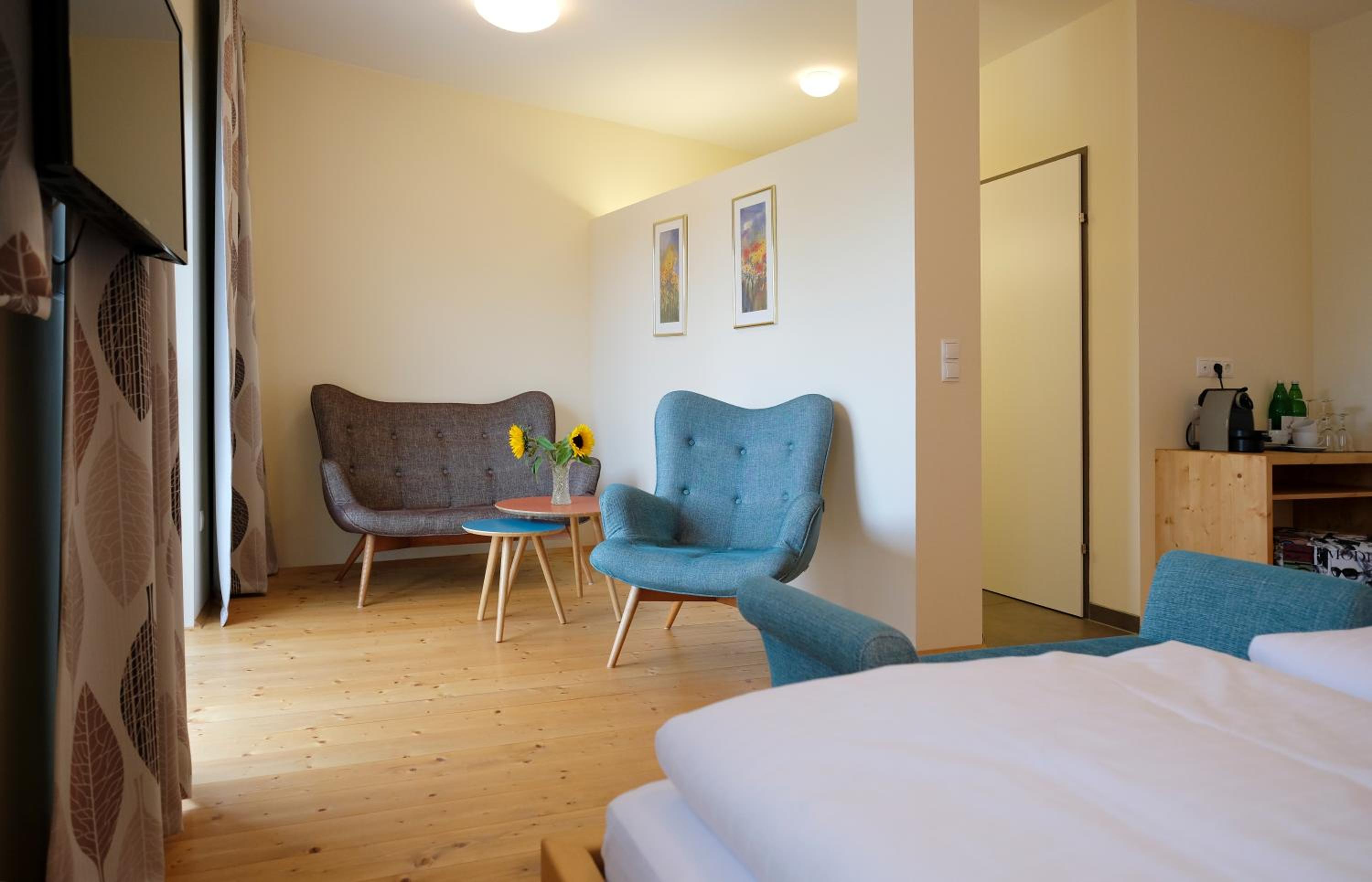 Deluxe Double Room - Photo 9