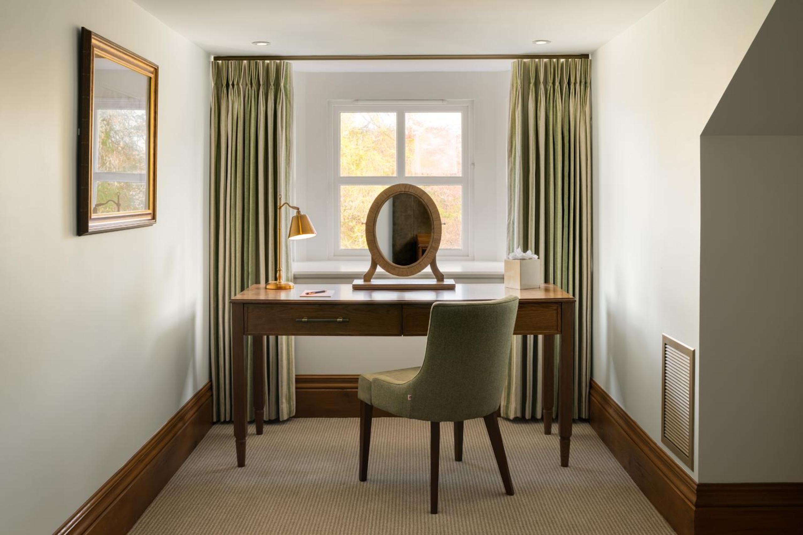 Deluxe Family Suite