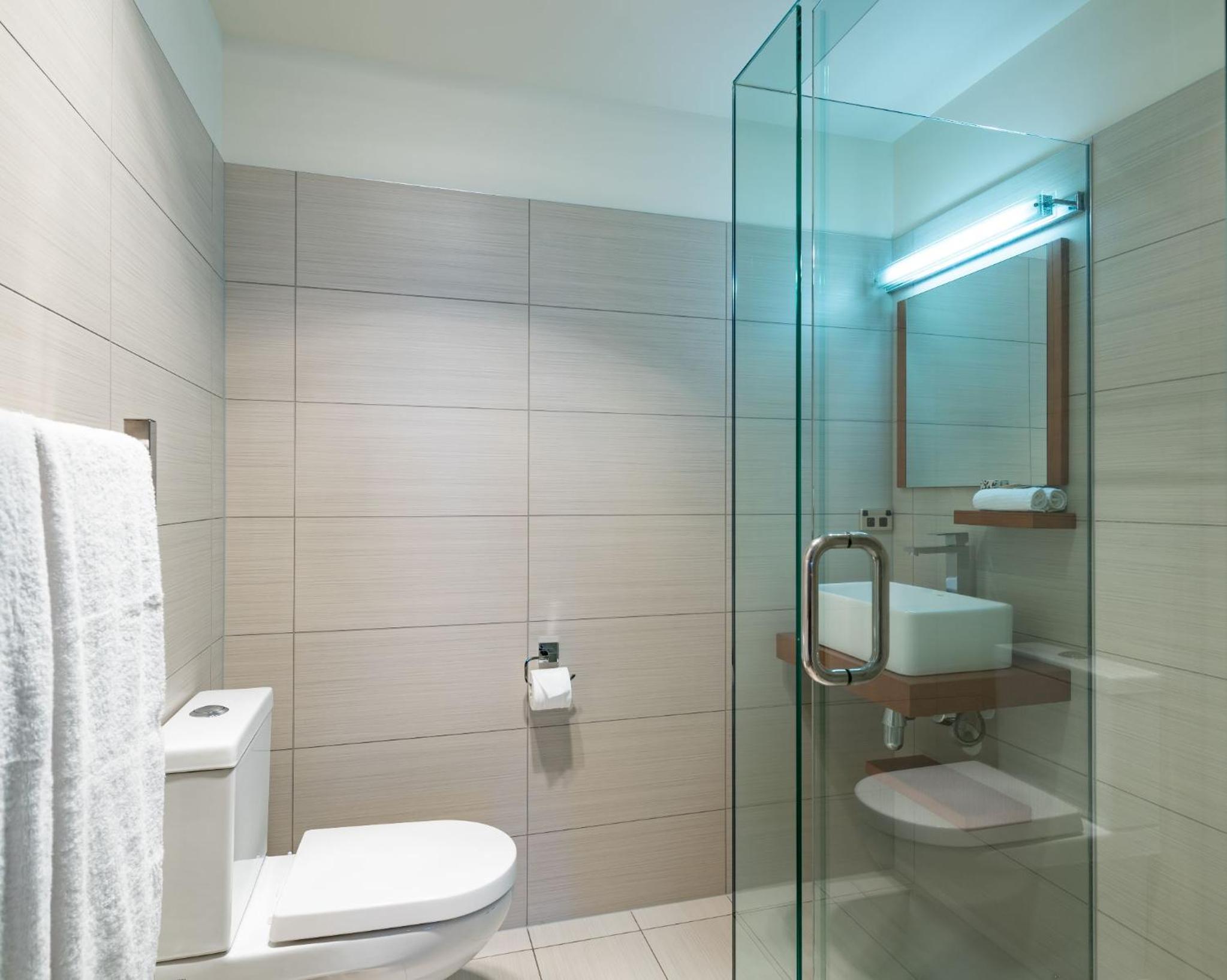 Deluxe Suite - Beachfront - Photo 11