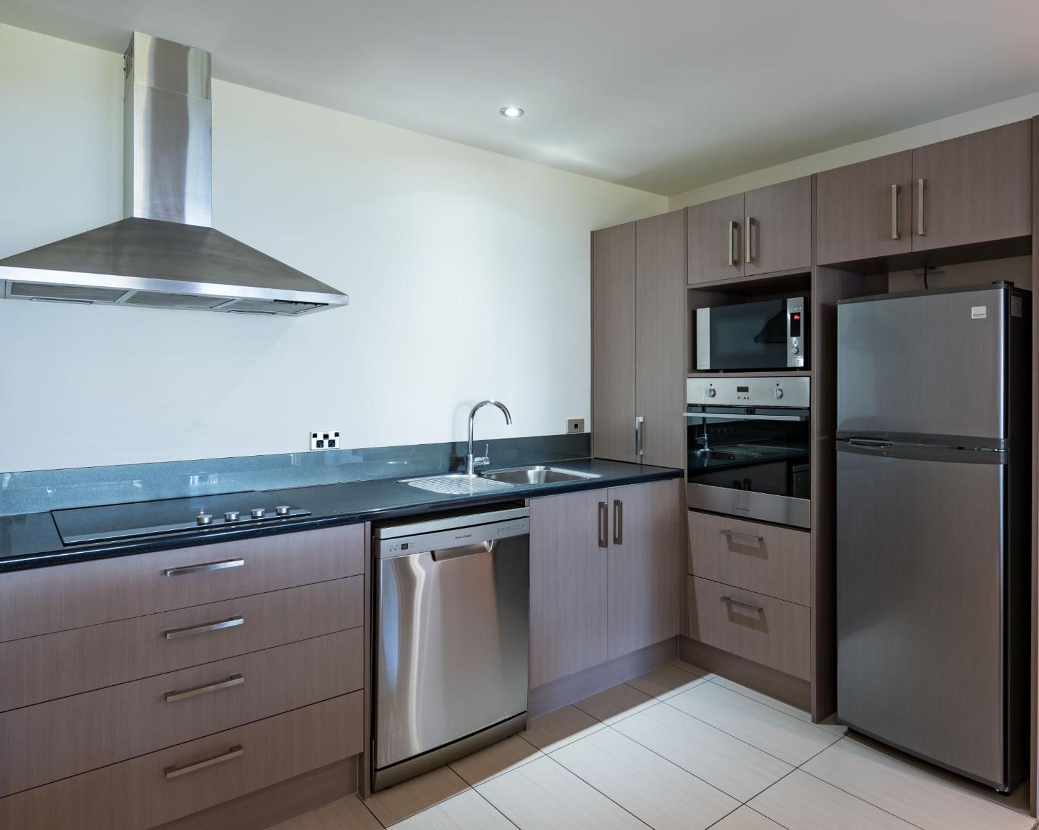 Deluxe Suite - Beachfront - Photo 9