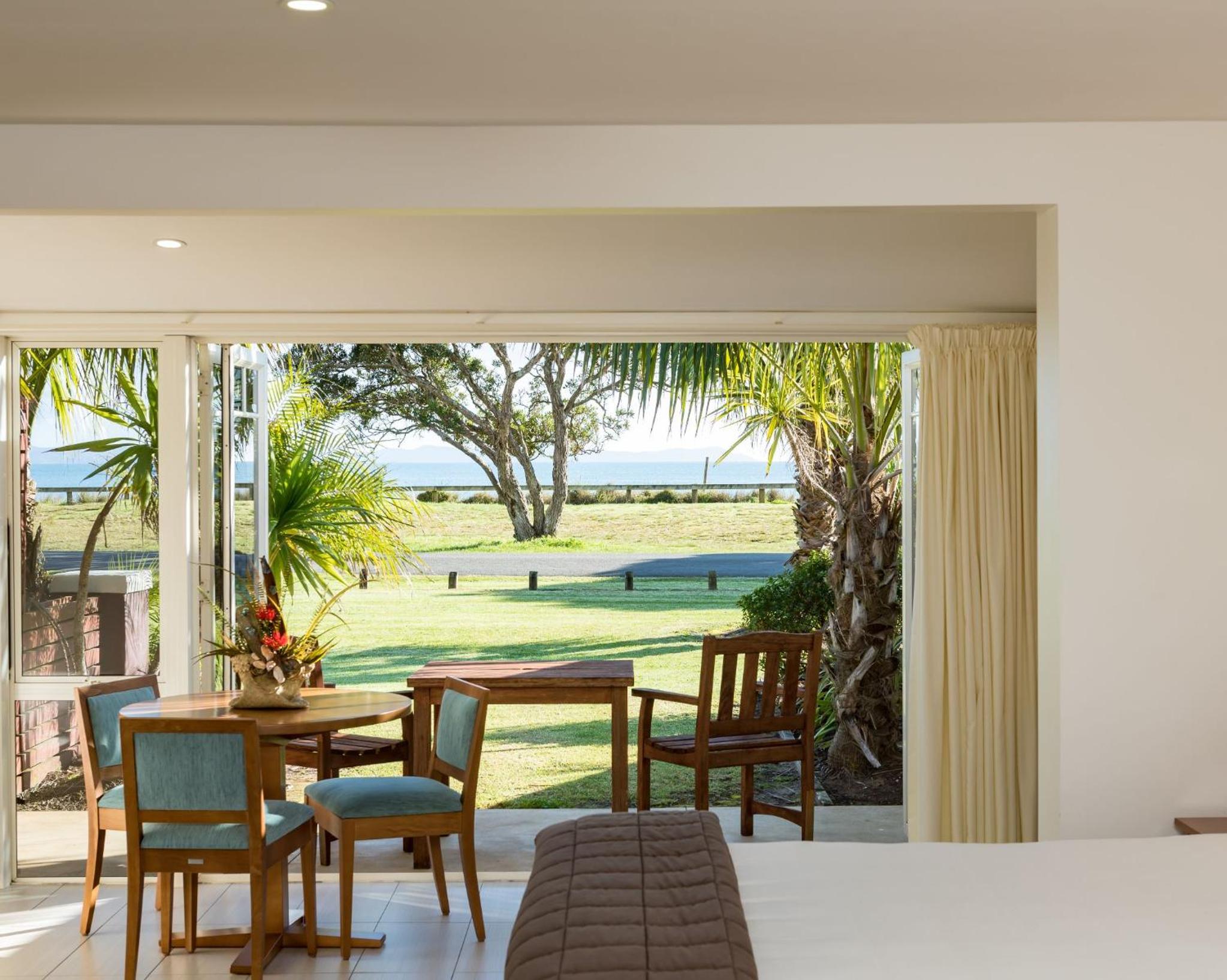 Deluxe Studio - Beachfront - Photo 4