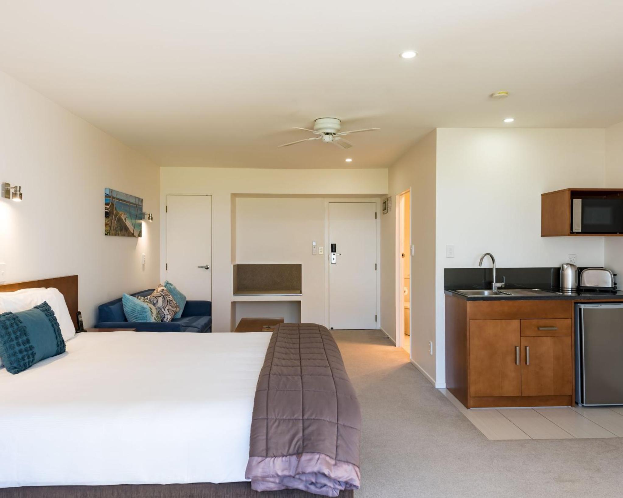 Deluxe Studio - Beachfront - Photo 3