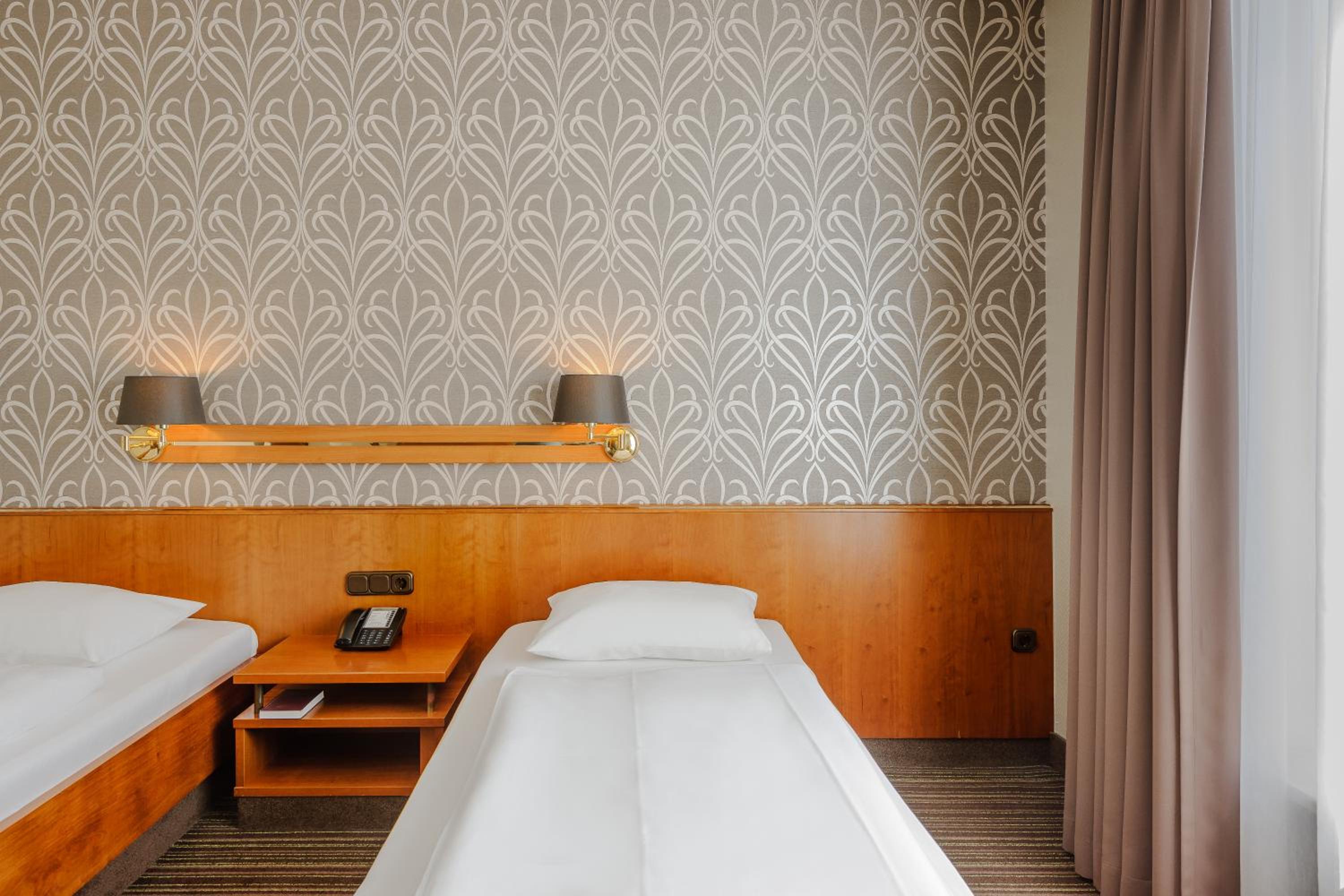 Superior Twin Room - Photo 1