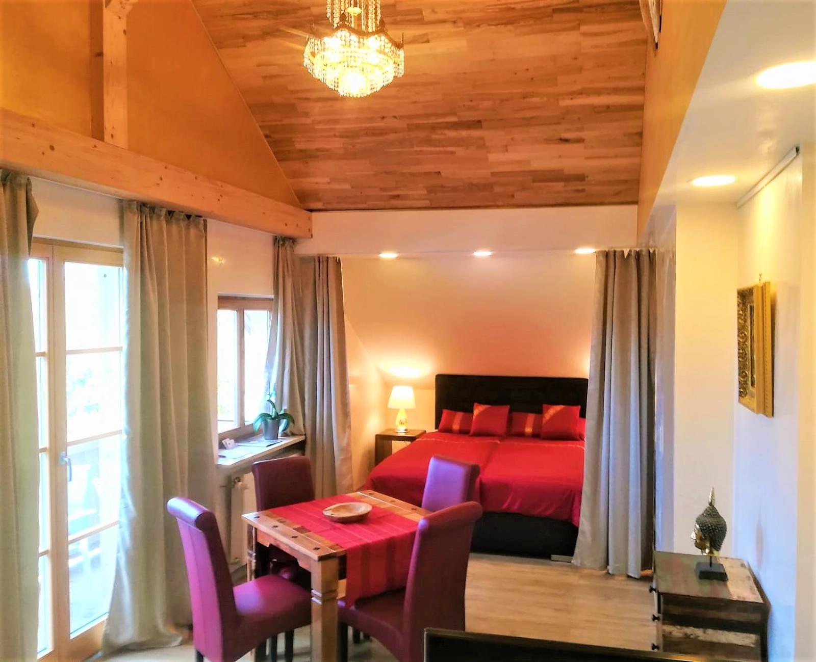 Deluxe Apartment with Balcony