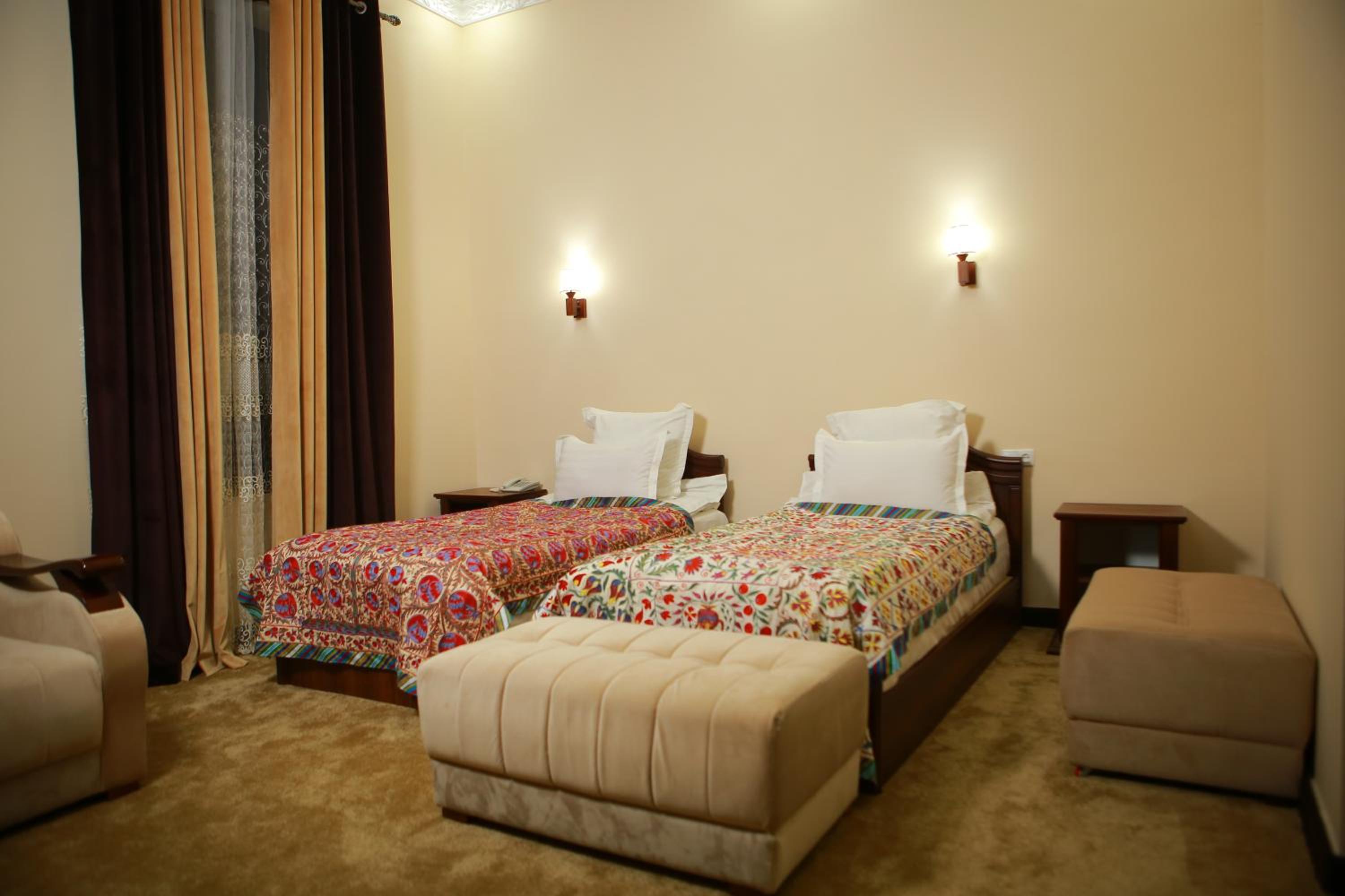 Deluxe Twin Room photo 3