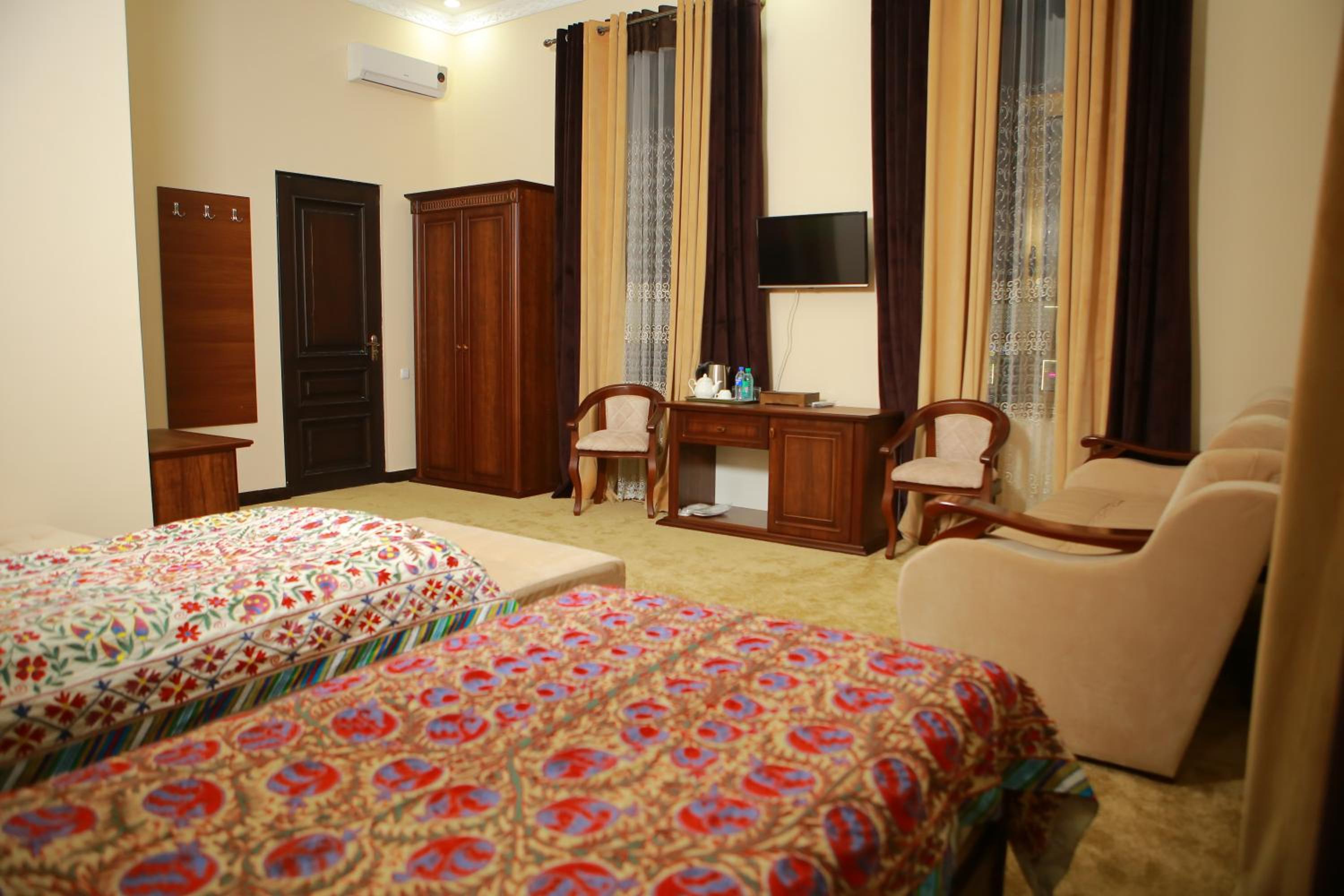 Deluxe Twin Room photo 2