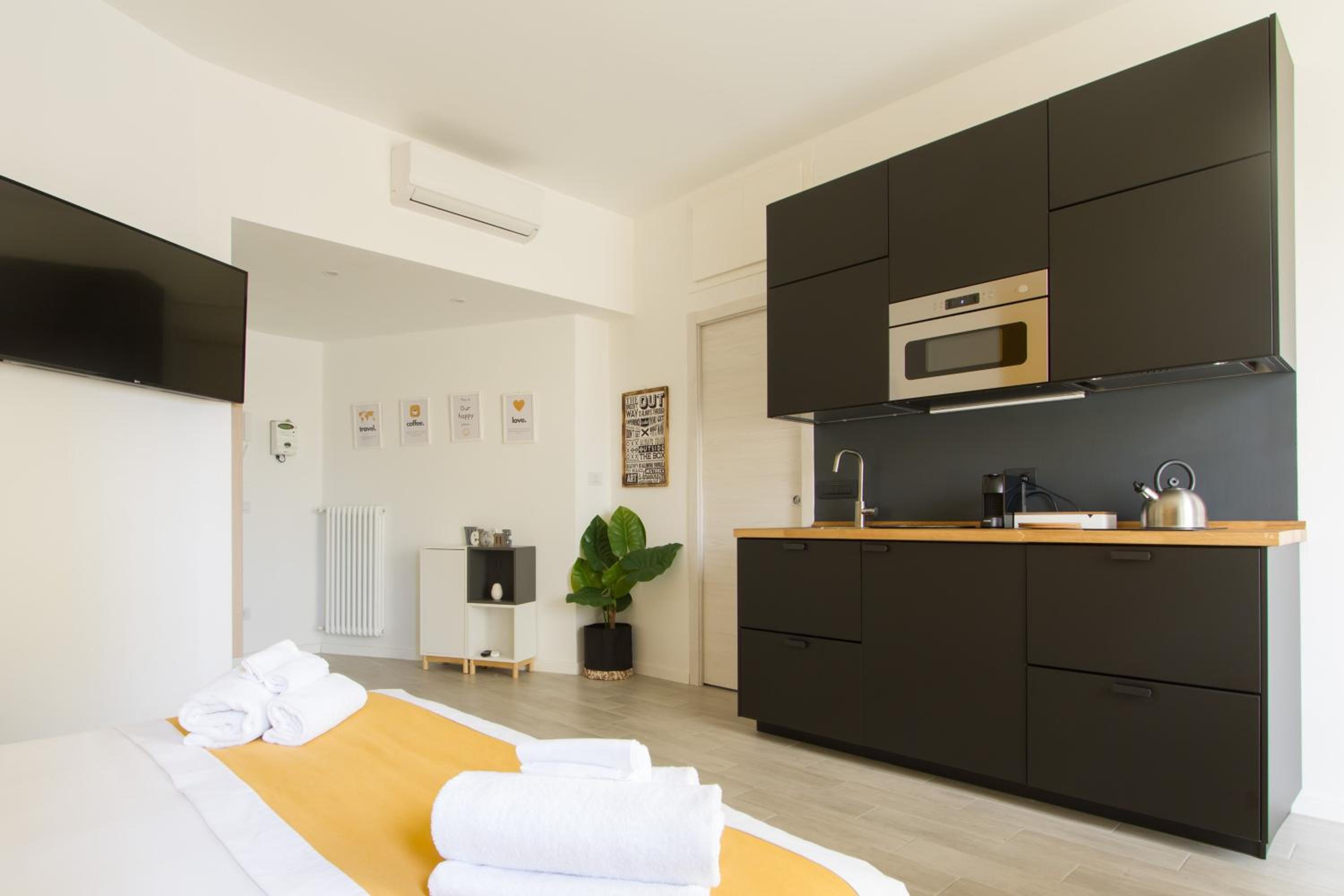 Studio Apartment (Yellow)