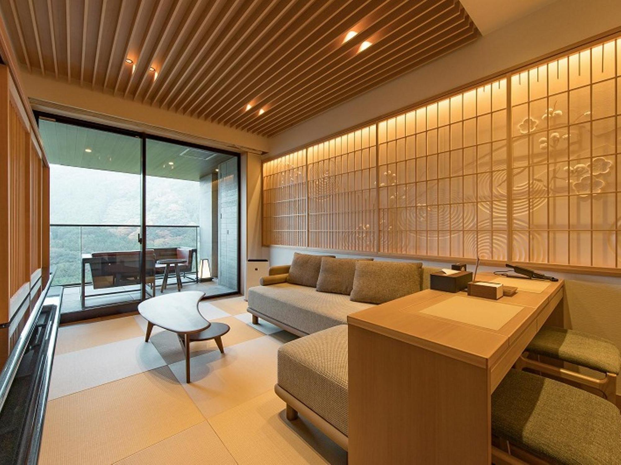Deluxe Room with Tatami Area and Private Bathroom and Open-Air Bath - Non-Smoking photo 1