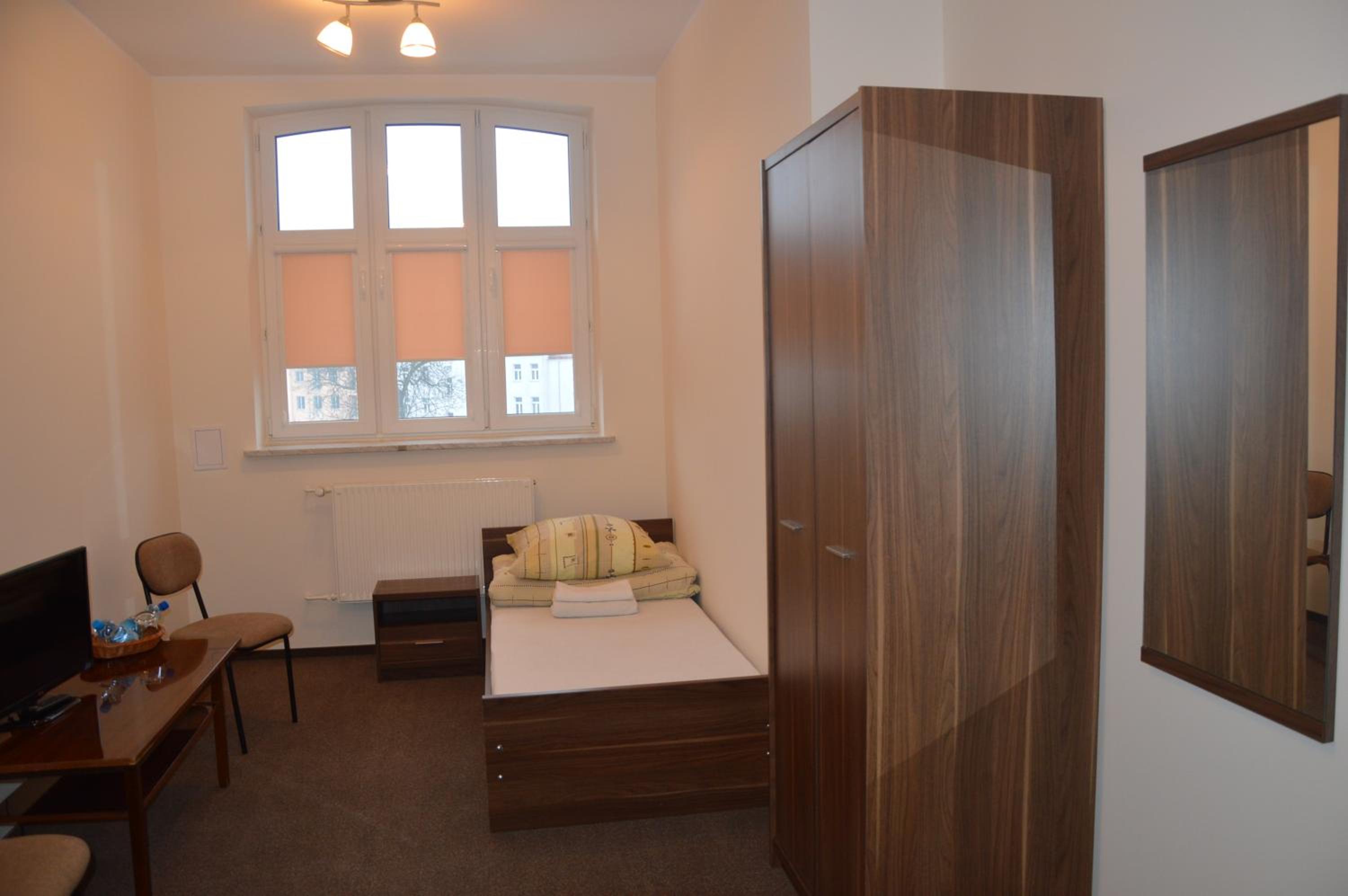 Twin Room with Shared Bathroom photo 2