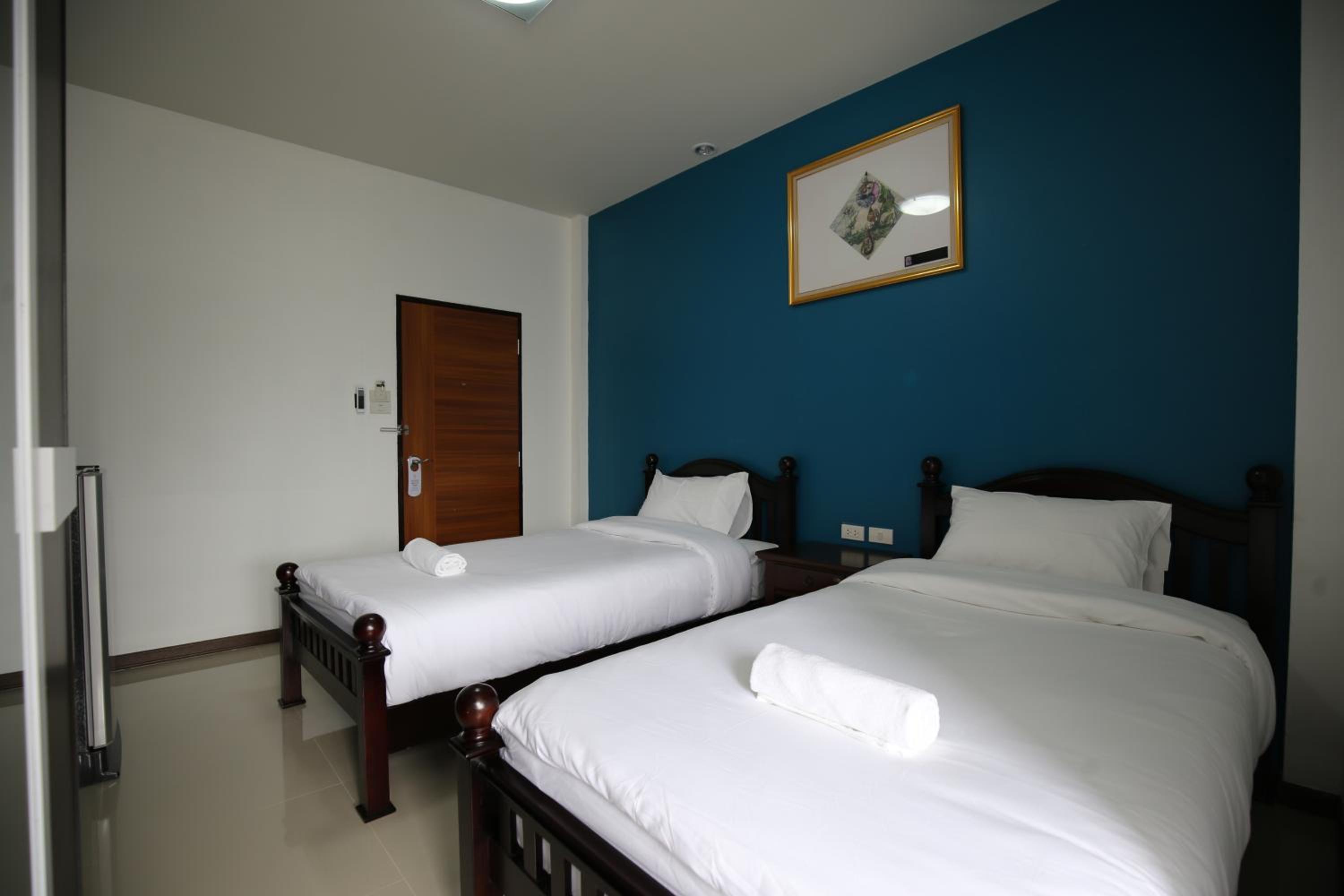 Twin Room - Photo 7