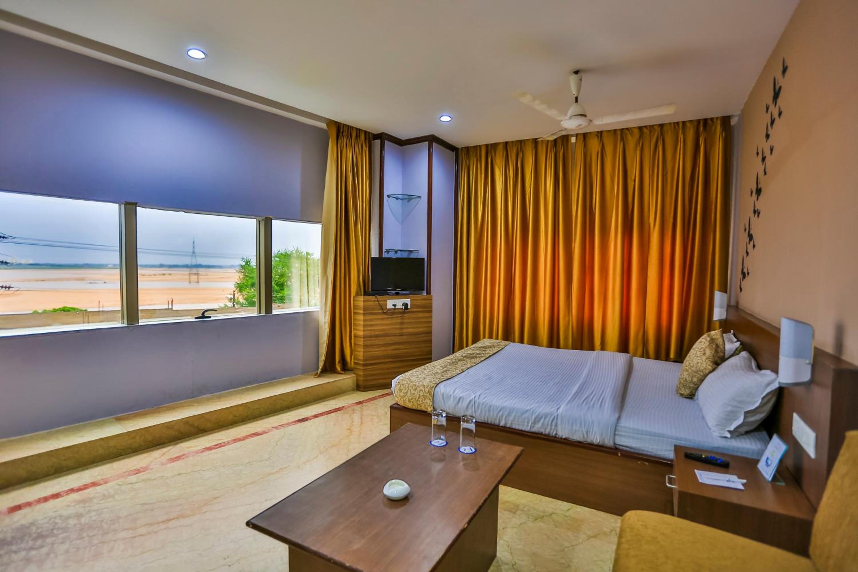 King Room with Lake View photo 3