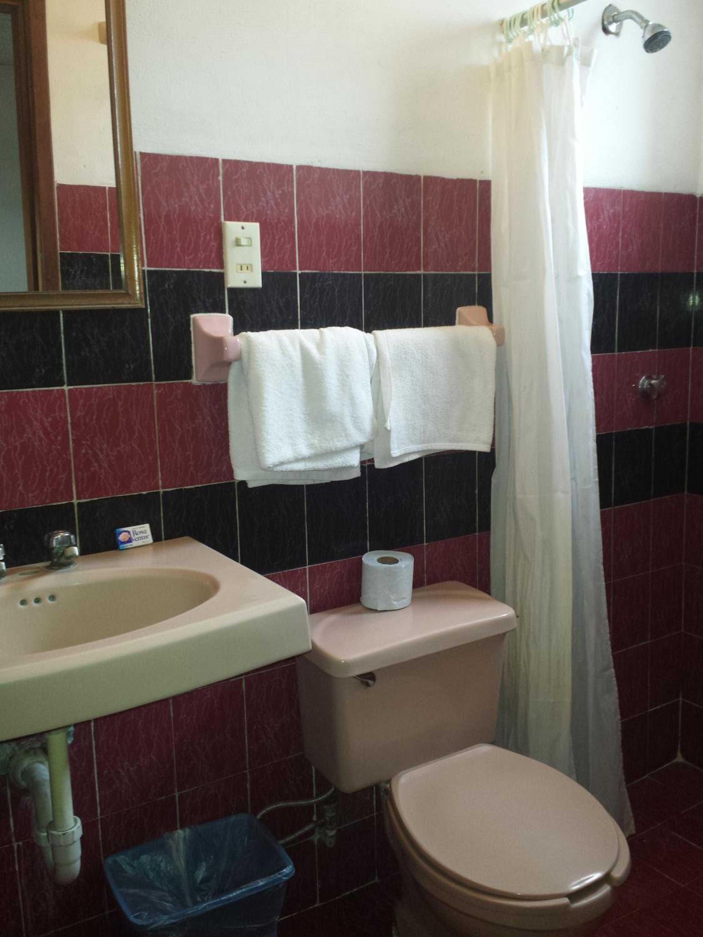 Standard Double Room - Photo 13