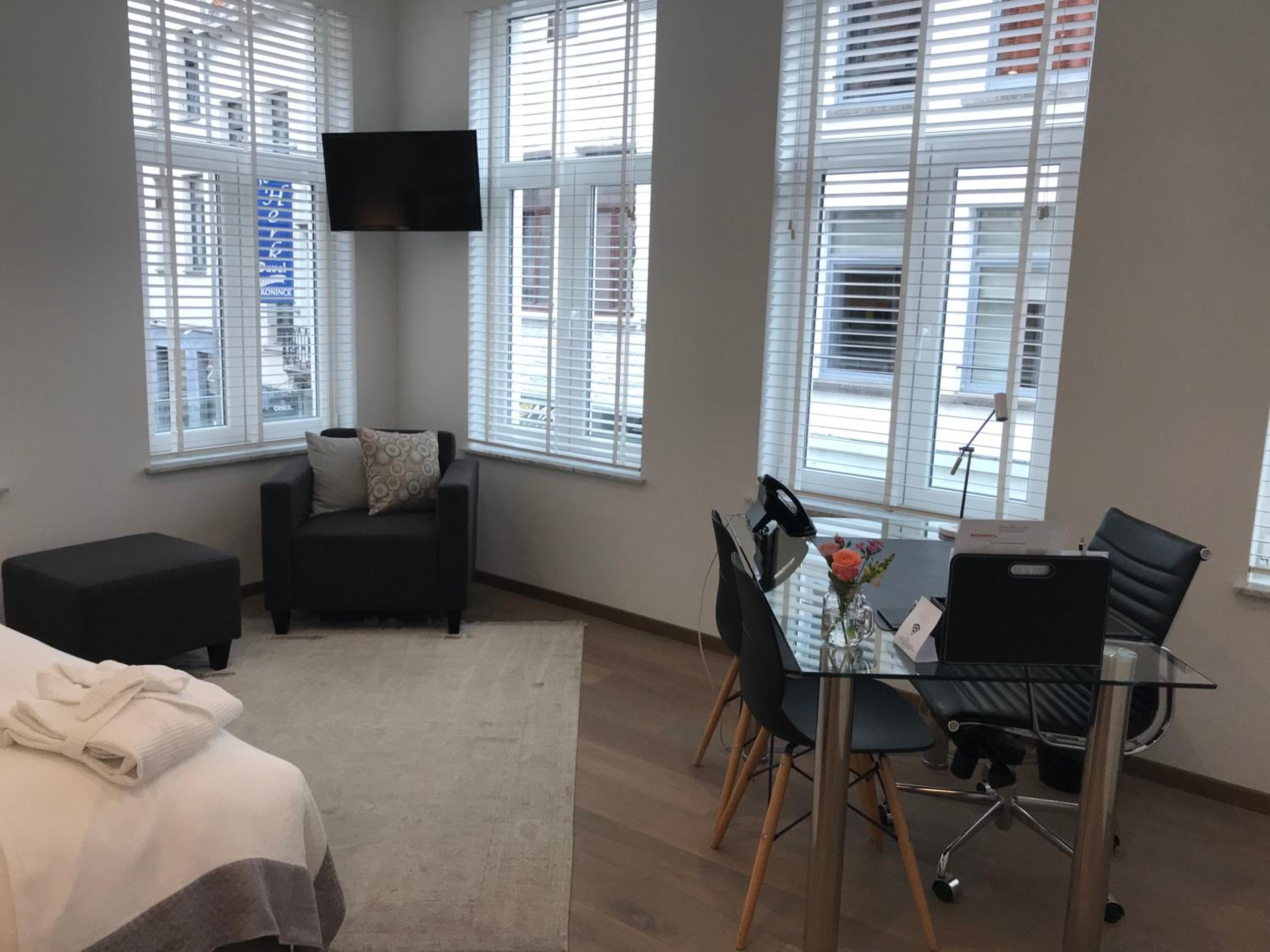 Large Double Room photo 2