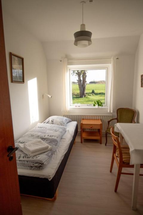 Single Room With Shared Shower And Toilet photo 1