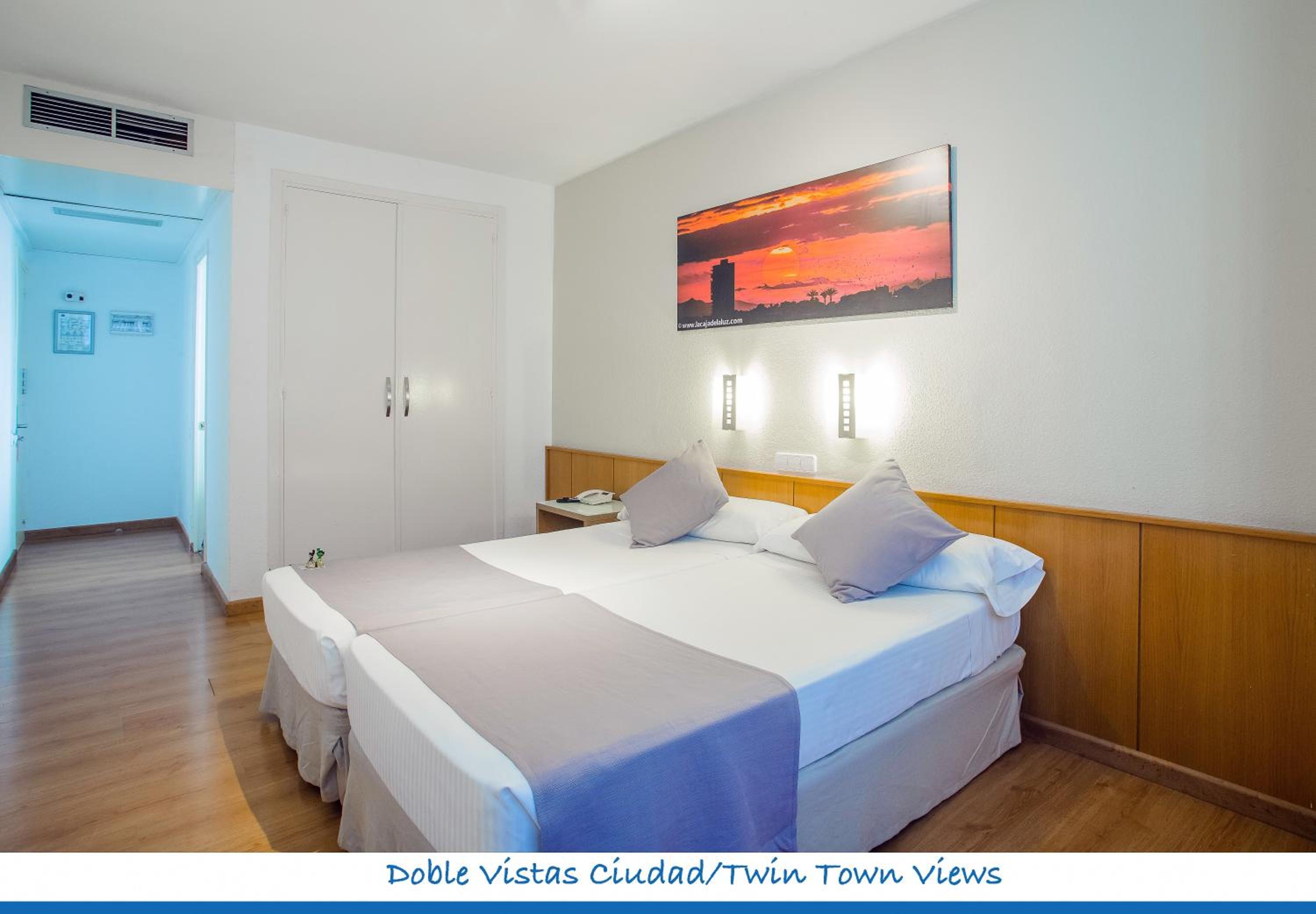 Twin Room - Photo 2
