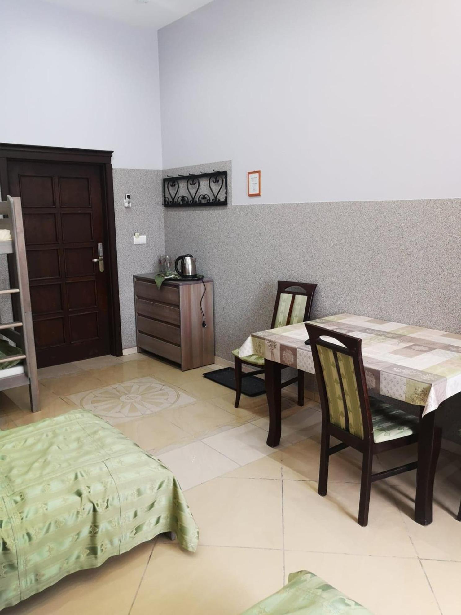 Family Room with Terrace photo 3