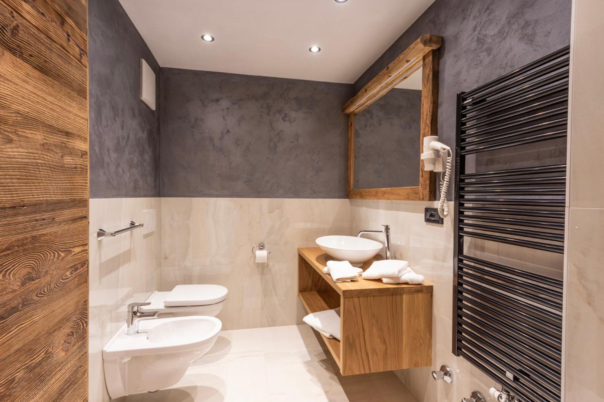 Deluxe Junior Suite photo 2