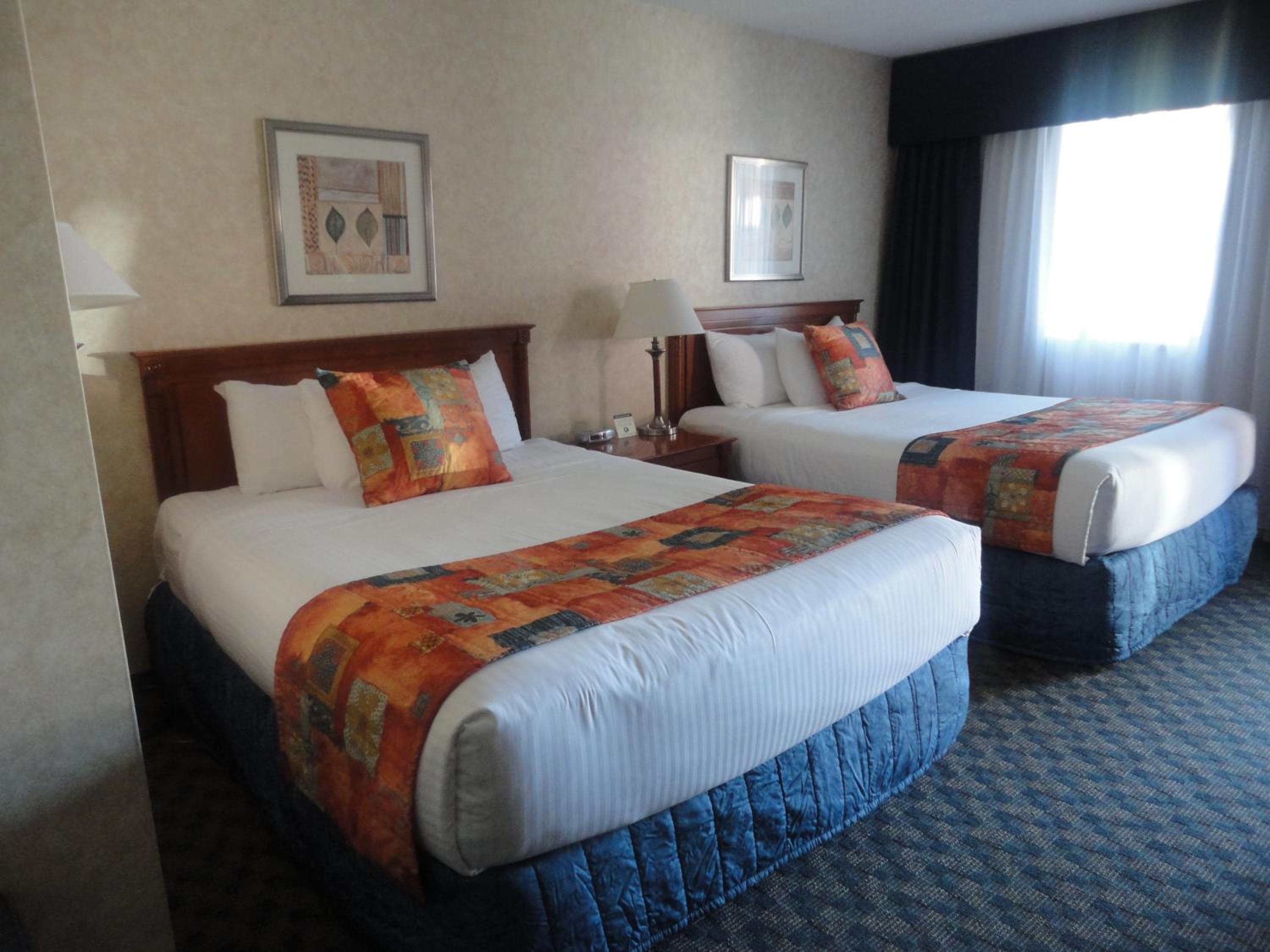 Queen Room with Two Queen Beds - Photo 6